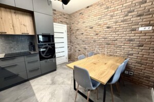 трехкомнатная квартира в Киеве, район Шевченковский, на ул. Авиаконструктора Игоря Сикорского 4В в аренду на долгий срок помесячно фото 2