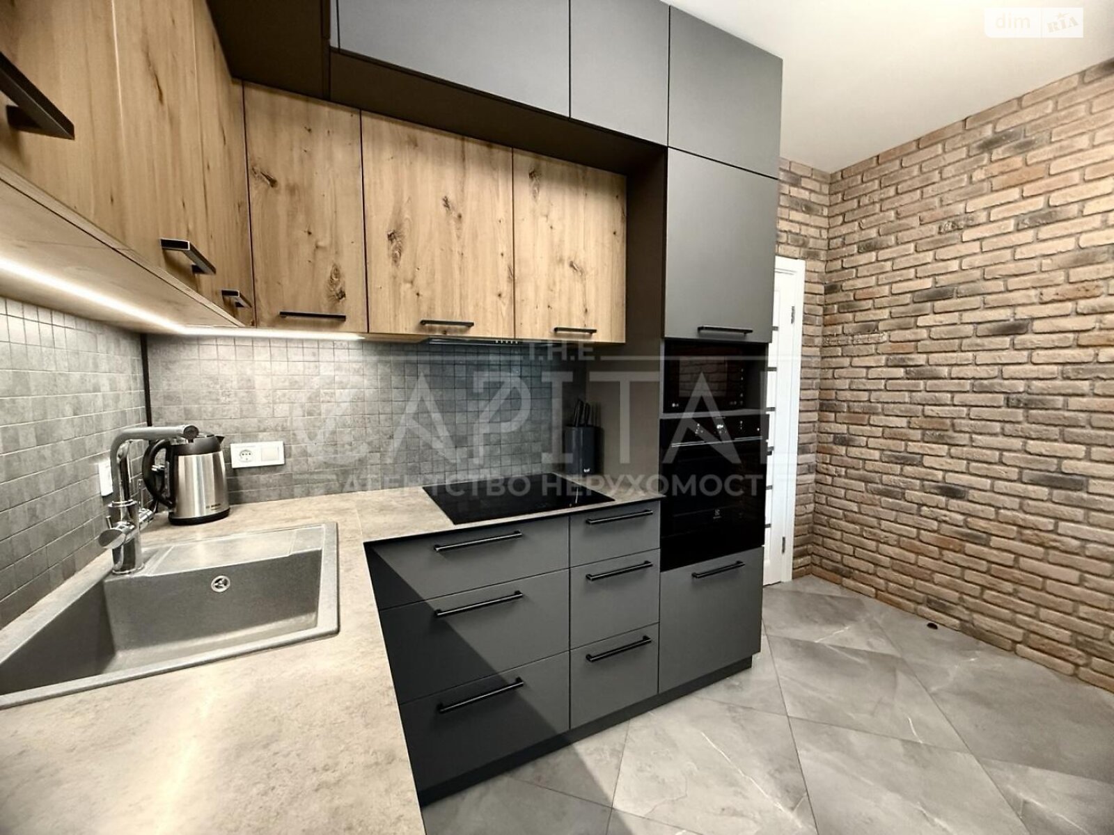 трехкомнатная квартира в Киеве, район Шевченковский, на ул. Авиаконструктора Игоря Сикорского 4В в аренду на долгий срок помесячно фото 1