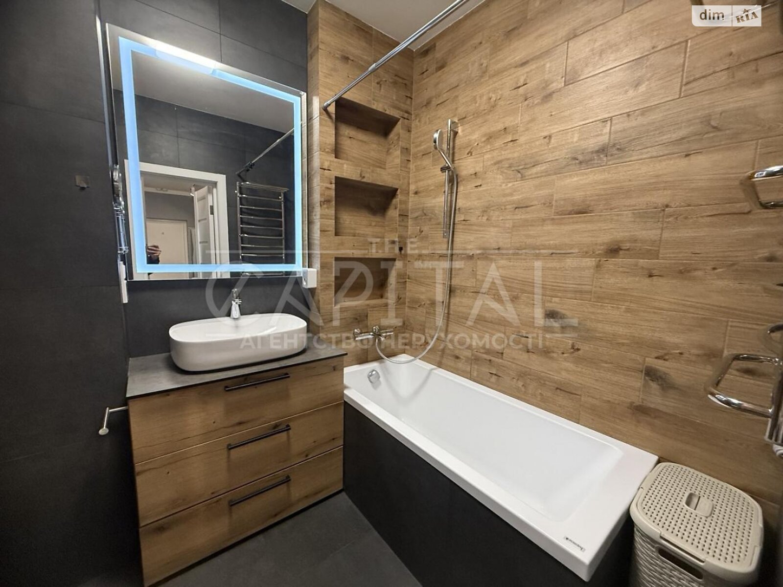 трехкомнатная квартира в Киеве, район Шевченковский, на ул. Авиаконструктора Игоря Сикорского 4В в аренду на долгий срок помесячно фото 1