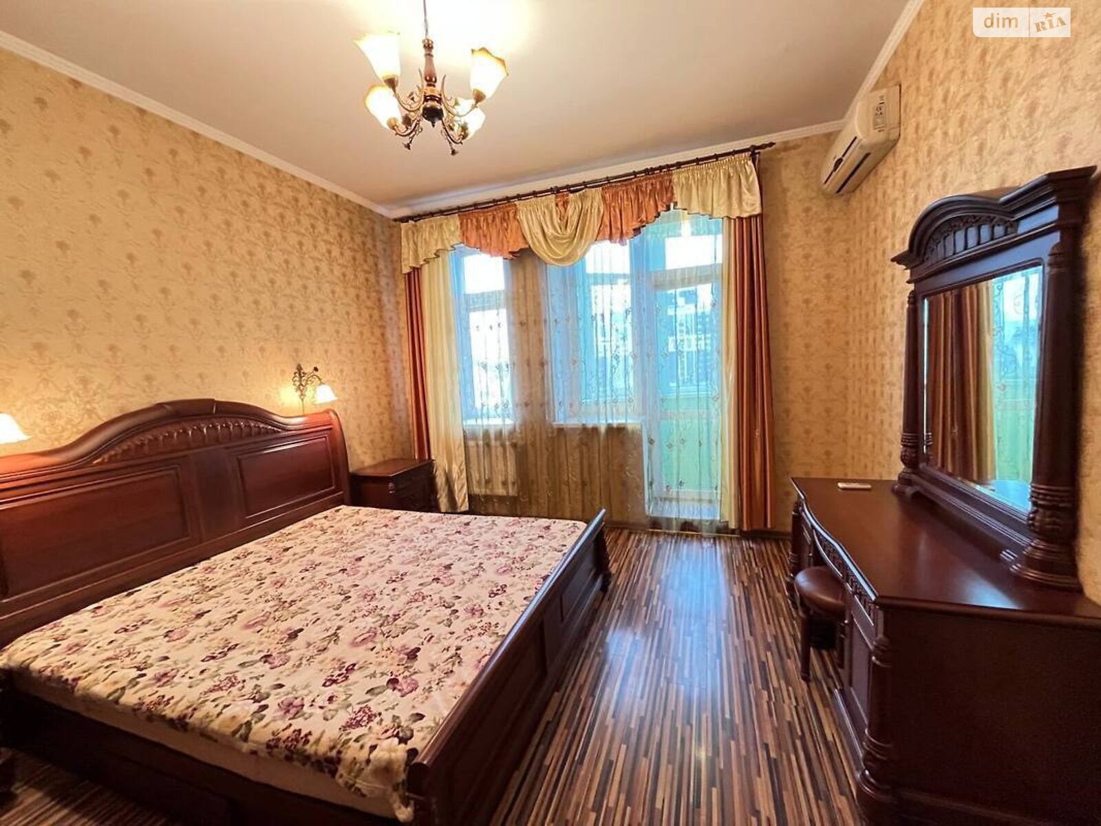 двухкомнатная квартира в Киеве, район Шевченковский, на ул. Дмитриевская 52Б в аренду на долгий срок помесячно фото 1