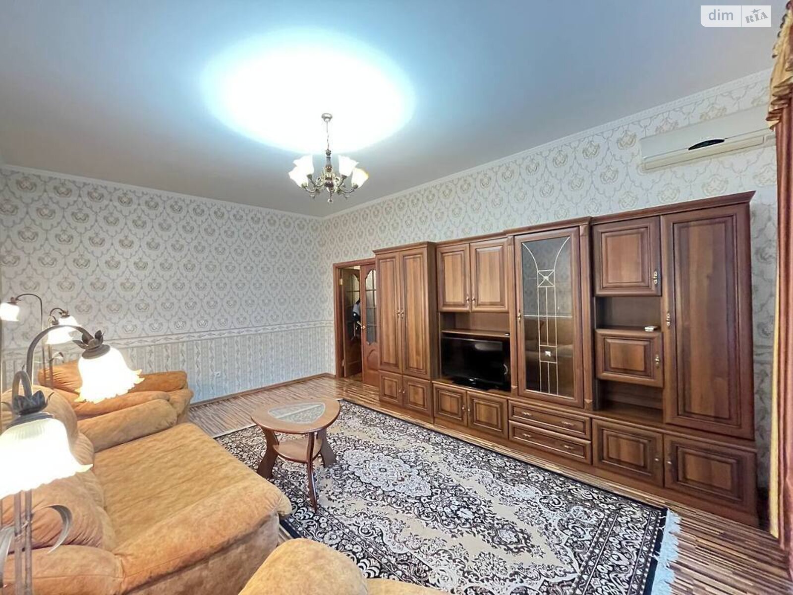 двухкомнатная квартира в Киеве, район Шевченковский, на ул. Дмитриевская 52Б в аренду на долгий срок помесячно фото 1