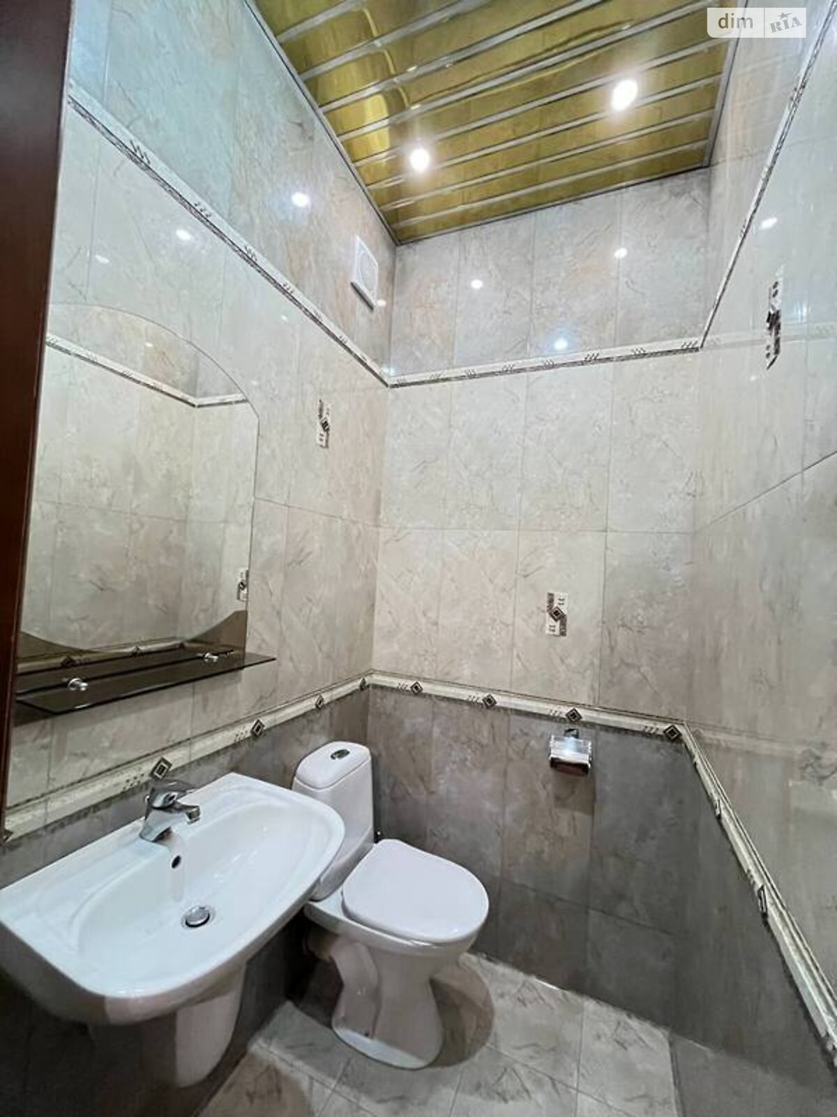 двухкомнатная квартира в Киеве, район Шевченковский, на ул. Дмитриевская 52Б в аренду на долгий срок помесячно фото 1