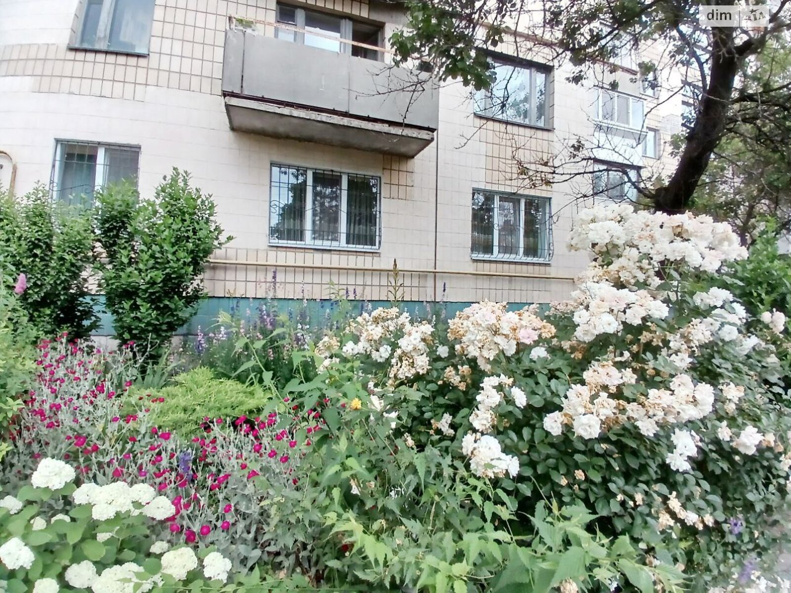 трикімнатна квартира в Києві, район Шевченківський, на вул. Георгія Дудника 2 в довготривалу оренду помісячно фото 1 трикімнатна квартира в Києві, район Шевченківський, на вул. Георгія Дудника 2 в довготривалу оренду помісячно фото 1