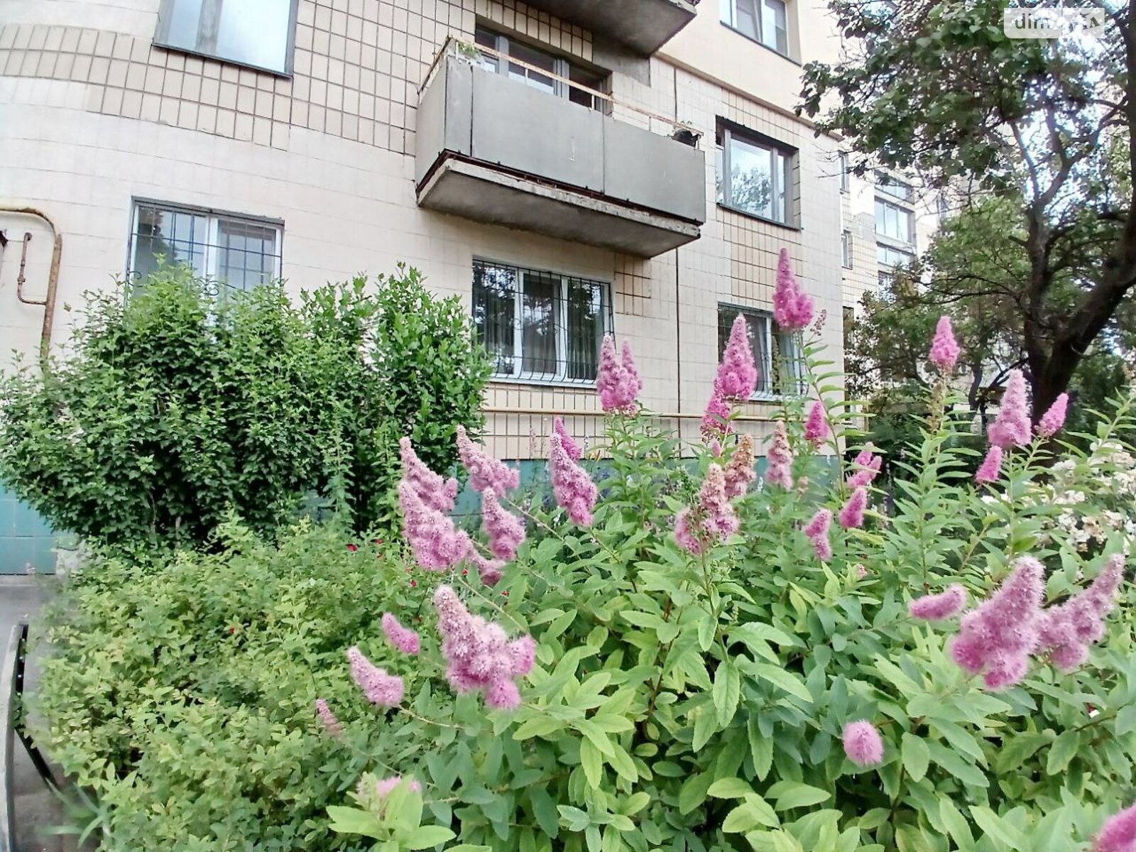 трикімнатна квартира в Києві, район Шевченківський, на вул. Георгія Дудника 2 в довготривалу оренду помісячно фото 1 трикімнатна квартира в Києві, район Шевченківський, на вул. Георгія Дудника 2 в довготривалу оренду помісячно фото 1