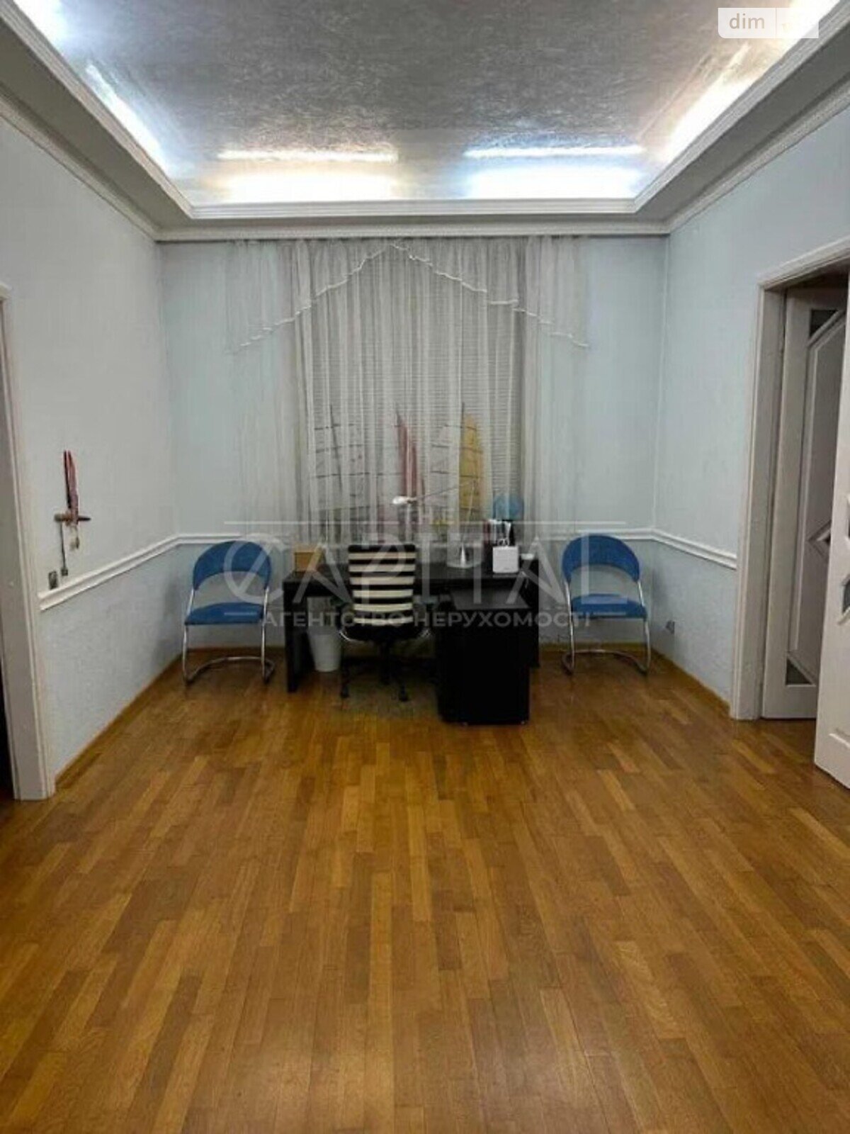 чотирикімнатна квартира в Києві, район Шевченківський, на вул. Костельна в довготривалу оренду помісячно фото 1 чотирикімнатна квартира в Києві, район Шевченківський, на вул. Костельна в довготривалу оренду помісячно фото 1