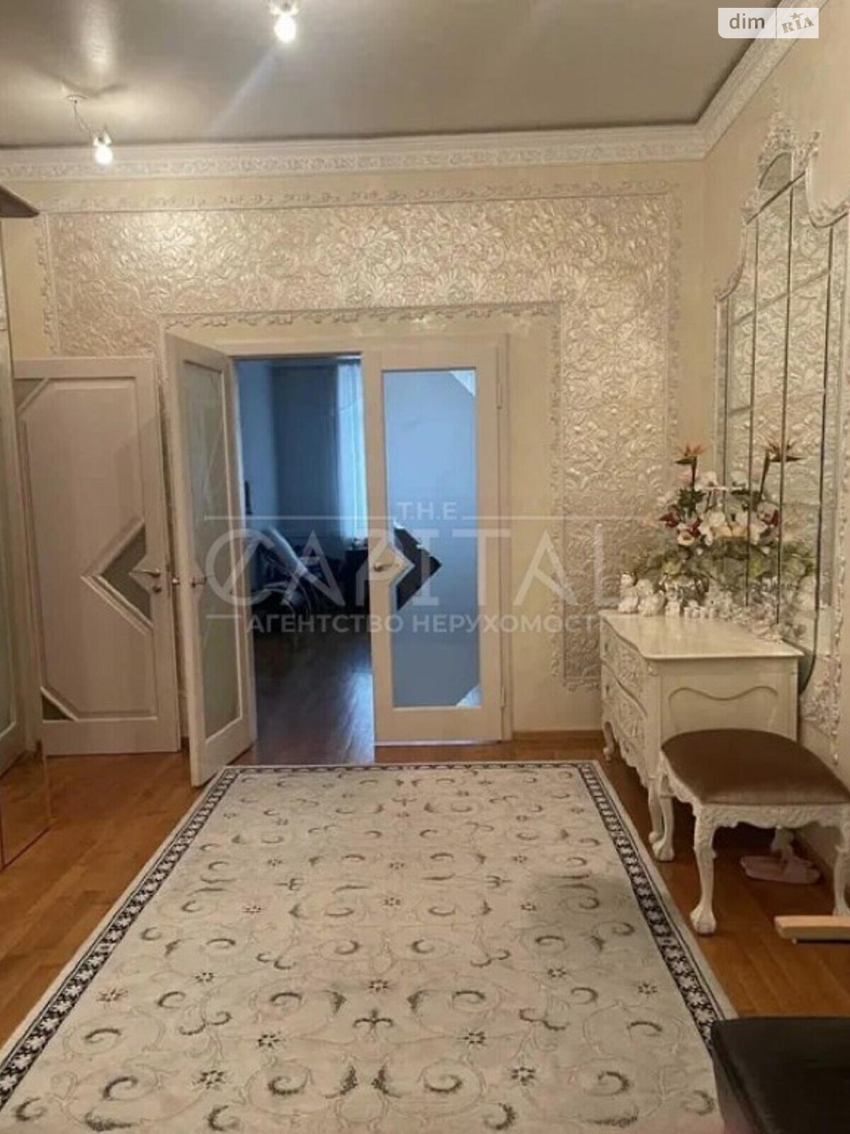 чотирикімнатна квартира в Києві, район Шевченківський, на вул. Костельна в довготривалу оренду помісячно фото 1 чотирикімнатна квартира в Києві, район Шевченківський, на вул. Костельна в довготривалу оренду помісячно фото 1