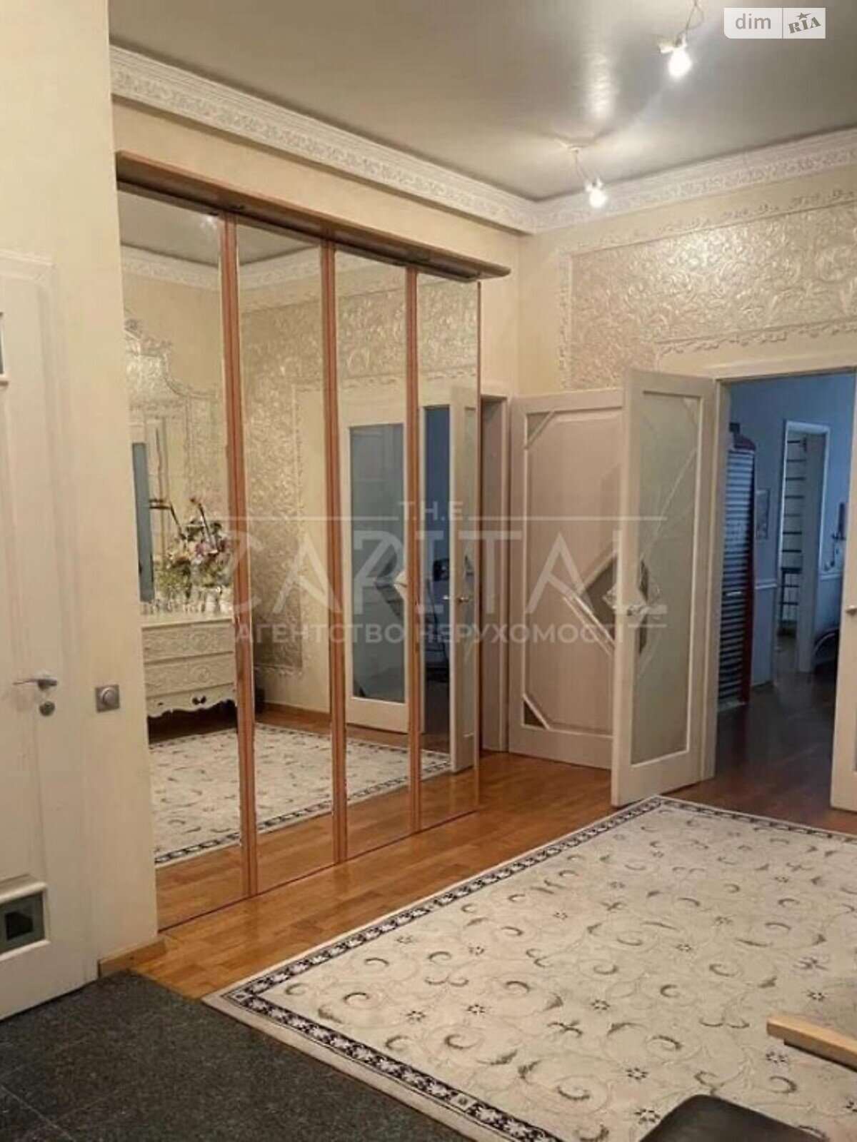 чотирикімнатна квартира в Києві, район Шевченківський, на вул. Костельна в довготривалу оренду помісячно фото 1 чотирикімнатна квартира в Києві, район Шевченківський, на вул. Костельна в довготривалу оренду помісячно фото 1