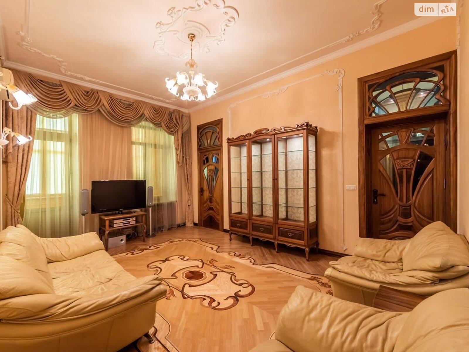 трикімнатна квартира в Києві, район Шевченківський, на вул. Гетьмана Павла Скоропадського 23 в довготривалу оренду помісячно фото 1 трикімнатна квартира в Києві, район Шевченківський, на вул. Гетьмана Павла Скоропадського 23 в довготривалу оренду помісячно фото 1