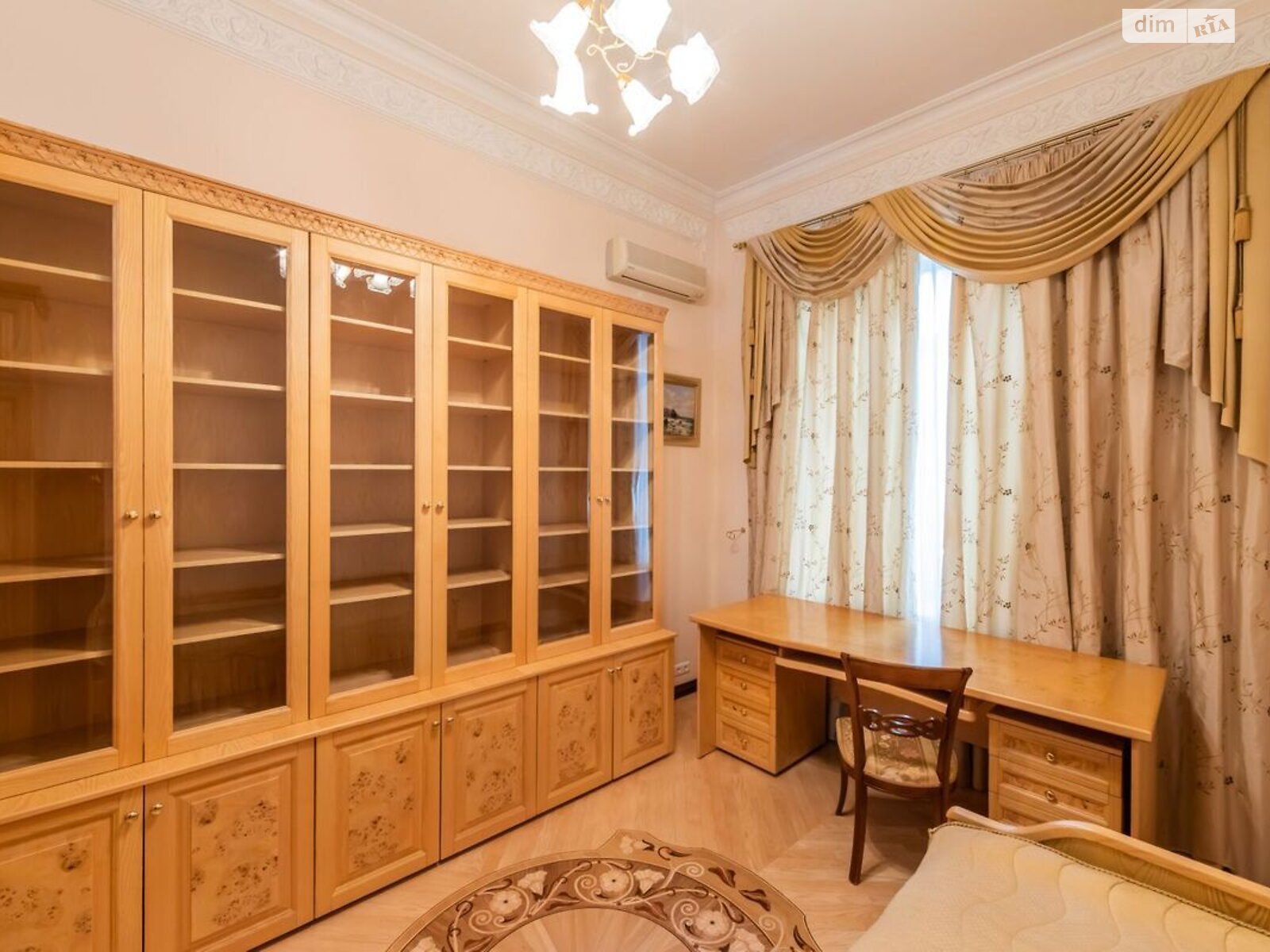 трикімнатна квартира в Києві, район Шевченківський, на вул. Гетьмана Павла Скоропадського 23 в довготривалу оренду помісячно фото 1 трикімнатна квартира в Києві, район Шевченківський, на вул. Гетьмана Павла Скоропадського 23 в довготривалу оренду помісячно фото 1