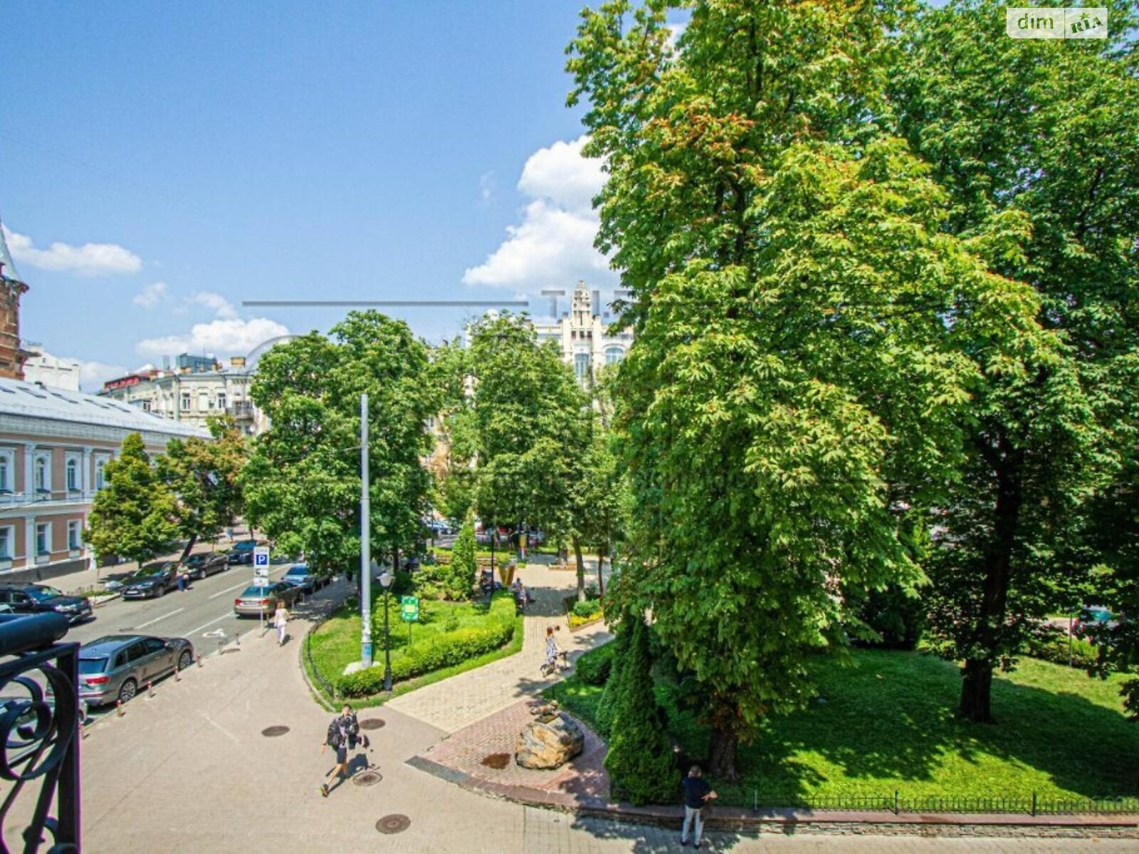 трехкомнатная квартира в Киеве, район Шевченковский, на ул. Николая Лысенко 1 в аренду на долгий срок помесячно фото 1