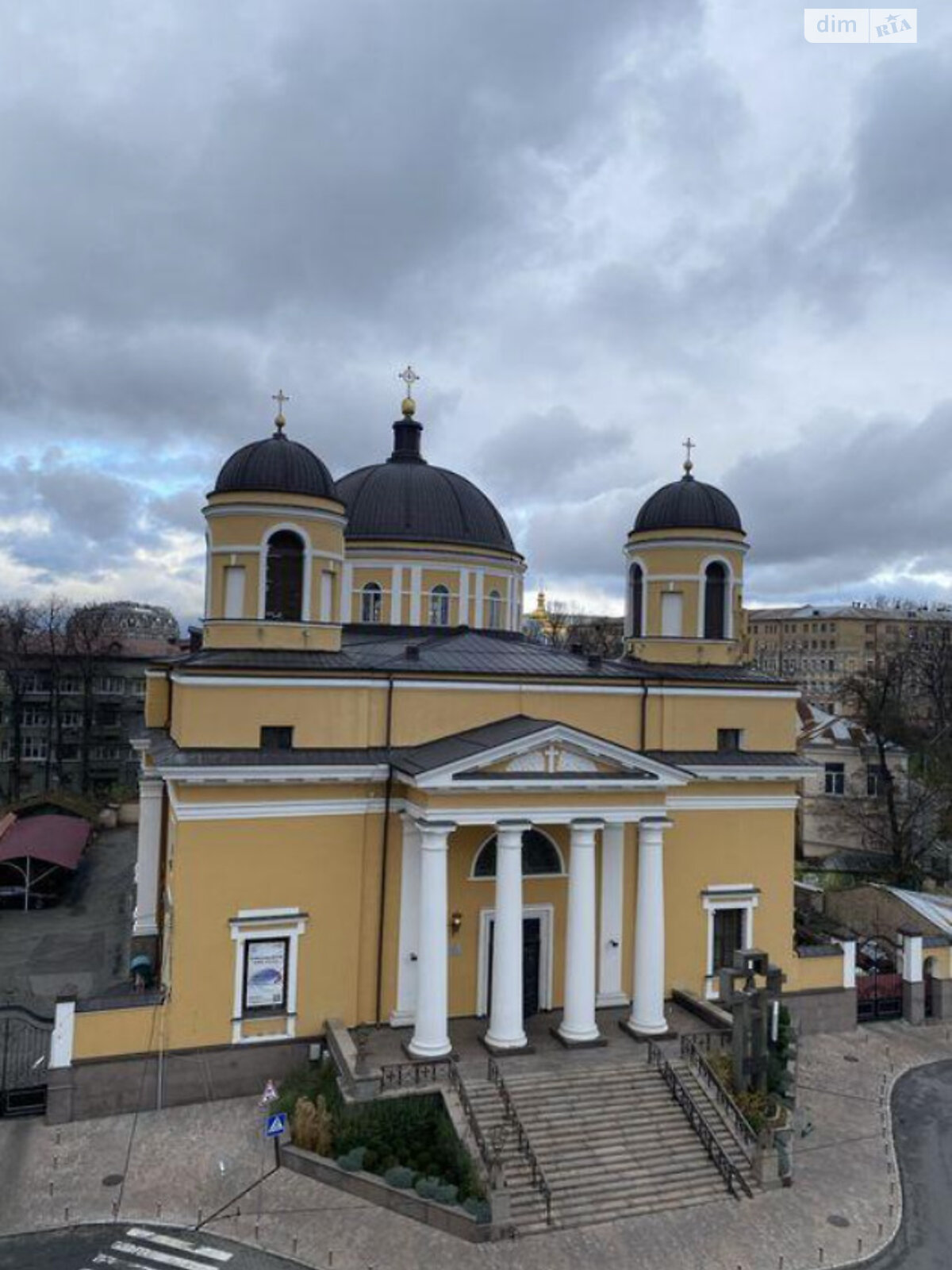 двухкомнатная квартира с ремонтом в Киеве, район Шевченковский, на ул. Костельная 10 в аренду на долгий срок помесячно фото 1