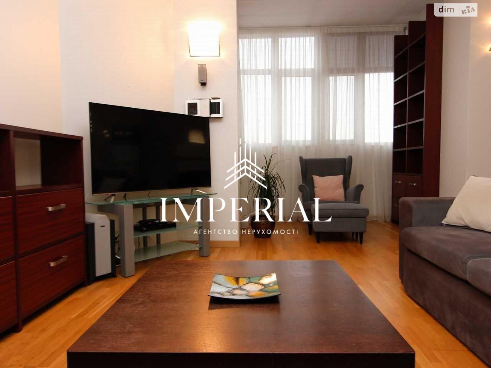 четырехкомнатная квартира в Киеве, район Шевченковский, на ул. Олеся Бабия 13А в аренду на долгий срок помесячно фото 1