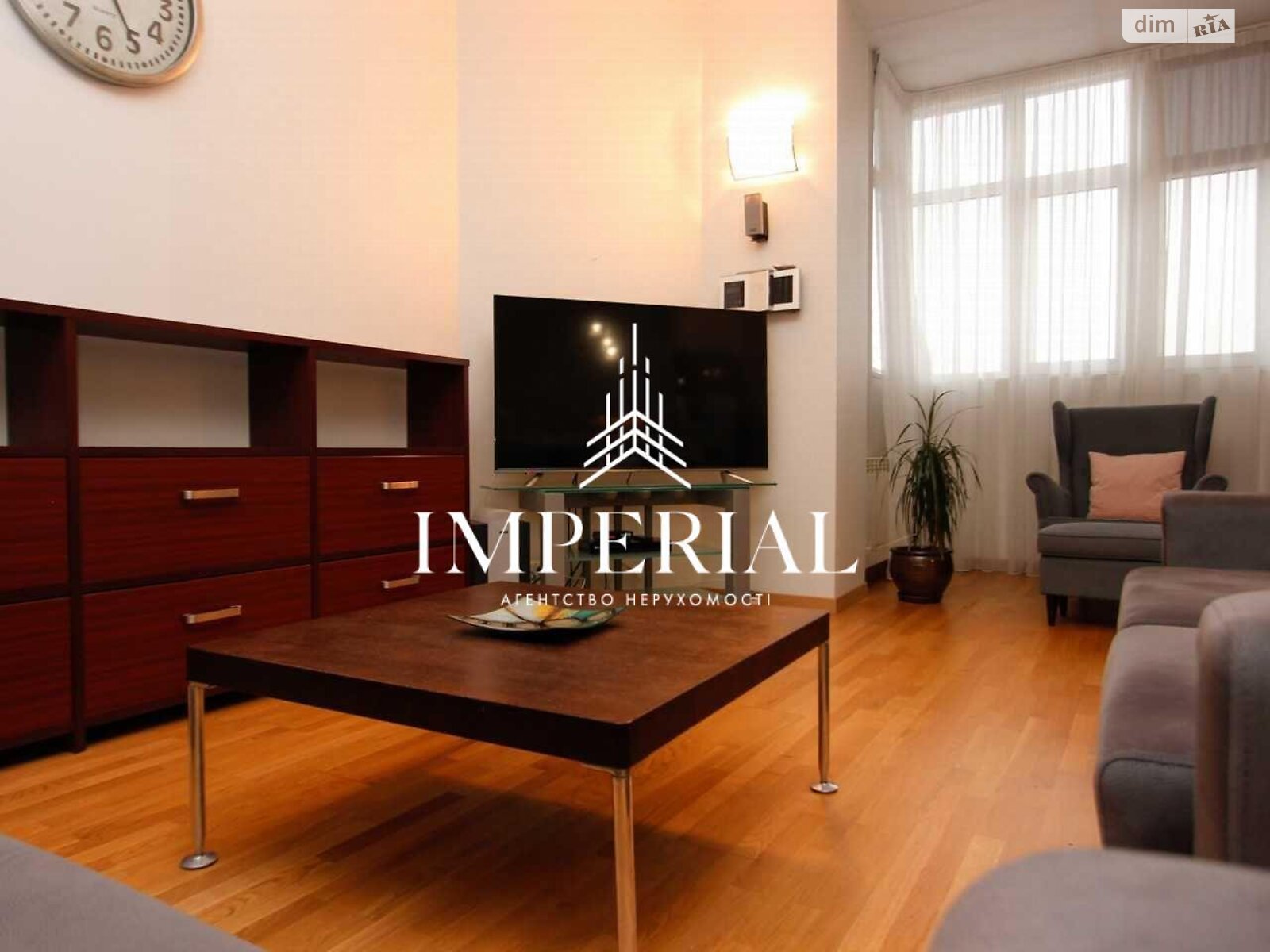 четырехкомнатная квартира в Киеве, район Шевченковский, на ул. Олеся Бабия 13А в аренду на долгий срок помесячно фото 1