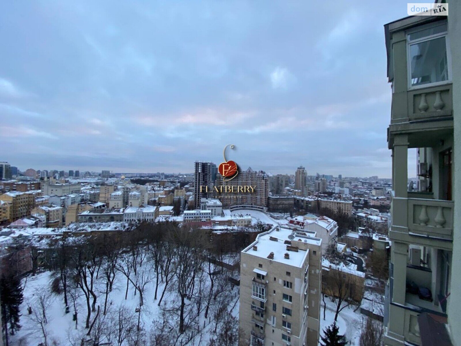 чотирикімнатна квартира з меблями в Києві, район Шевченківський, на вул. Олеся Гончара 35 в довготривалу оренду помісячно фото 1