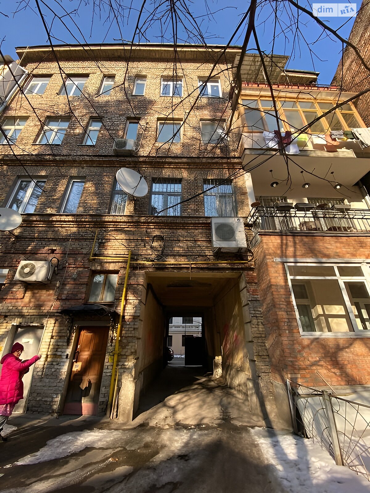 трехкомнатная квартира в Киеве, район Шевченковский, на ул. Рейтарская 11 в аренду на долгий срок помесячно фото 1 трехкомнатная квартира в Киеве, район Шевченковский, на ул. Рейтарская 11 в аренду на долгий срок помесячно фото 1