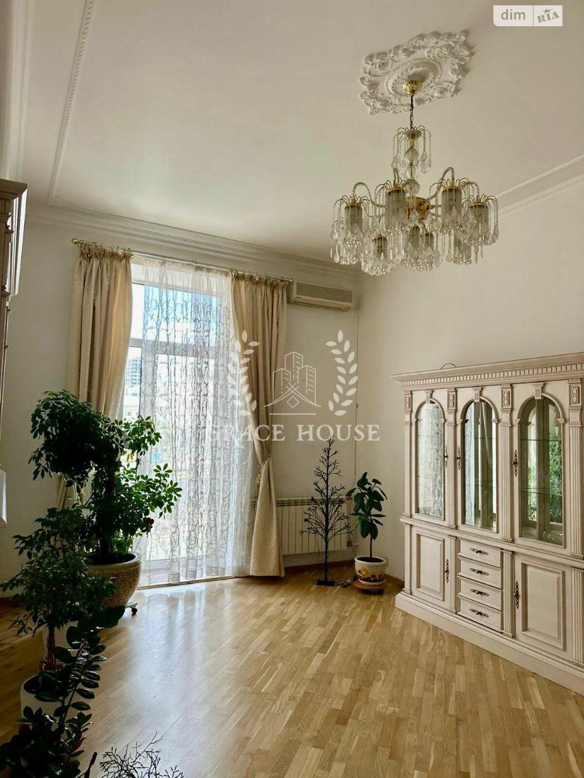 п`ятикімнатна квартира в Києві, район Шевченківський, на вул. Саксаганського 147/5 в довготривалу оренду помісячно фото 1 п`ятикімнатна квартира в Києві, район Шевченківський, на вул. Саксаганського 147/5 в довготривалу оренду помісячно фото 1
