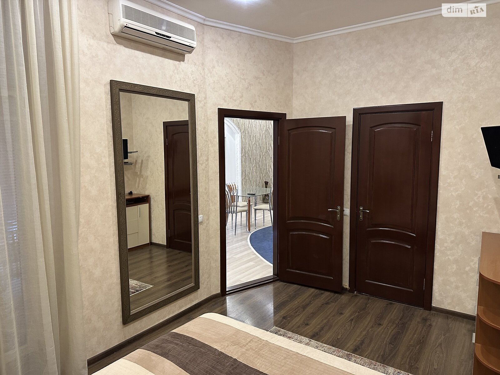 двухкомнатная квартира в Киеве, район Шевченковский, на ул. Саксаганского 131А в аренду на долгий срок помесячно фото 1 двухкомнатная квартира в Киеве, район Шевченковский, на ул. Саксаганского 131А в аренду на долгий срок помесячно фото 1