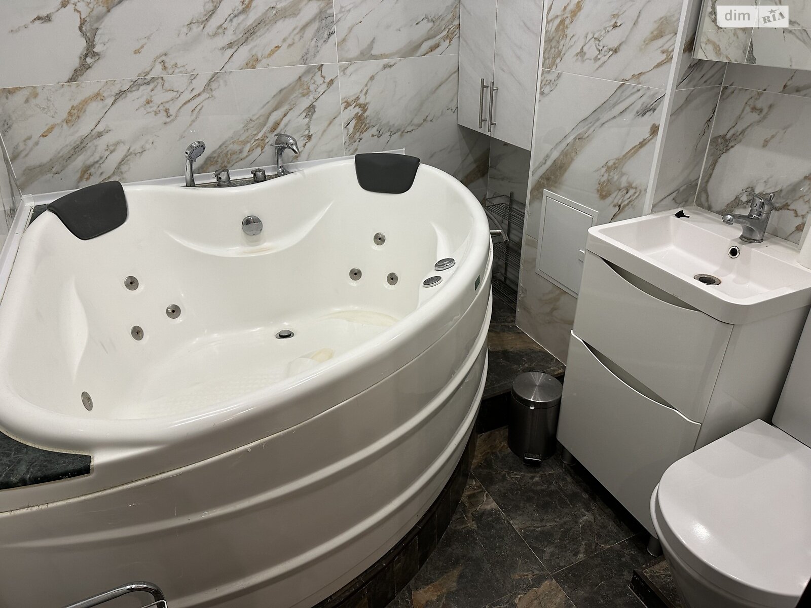 двухкомнатная квартира в Киеве, район Шевченковский, на ул. Саксаганского 131А в аренду на долгий срок помесячно фото 1