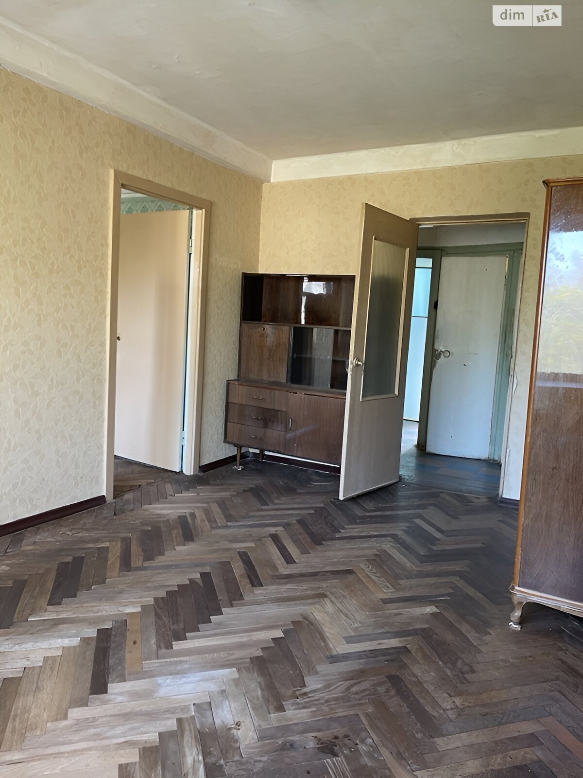 трикімнатна квартира в Києві, район Шевченківський, на вул. Салютна 25А в довготривалу оренду помісячно фото 1 трикімнатна квартира в Києві, район Шевченківський, на вул. Салютна 25А в довготривалу оренду помісячно фото 1