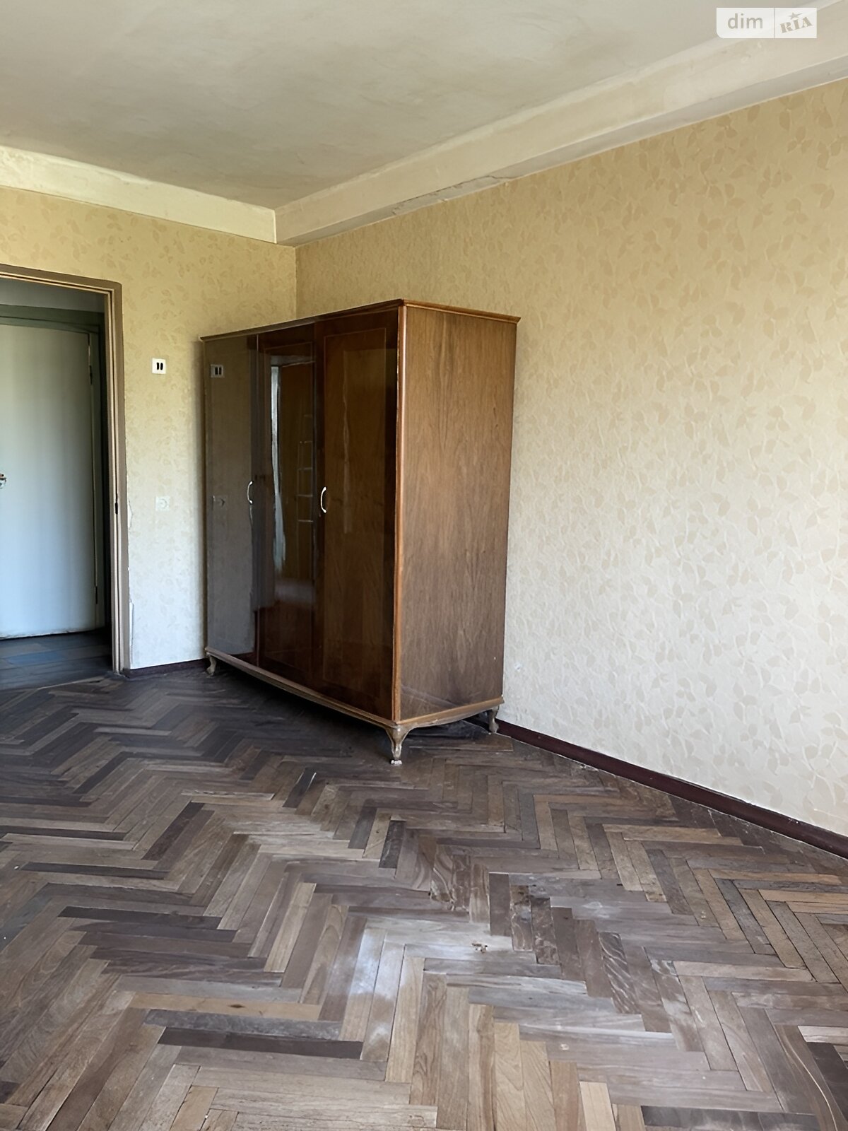 трикімнатна квартира в Києві, район Шевченківський, на вул. Салютна 25А в довготривалу оренду помісячно фото 1 трикімнатна квартира в Києві, район Шевченківський, на вул. Салютна 25А в довготривалу оренду помісячно фото 1