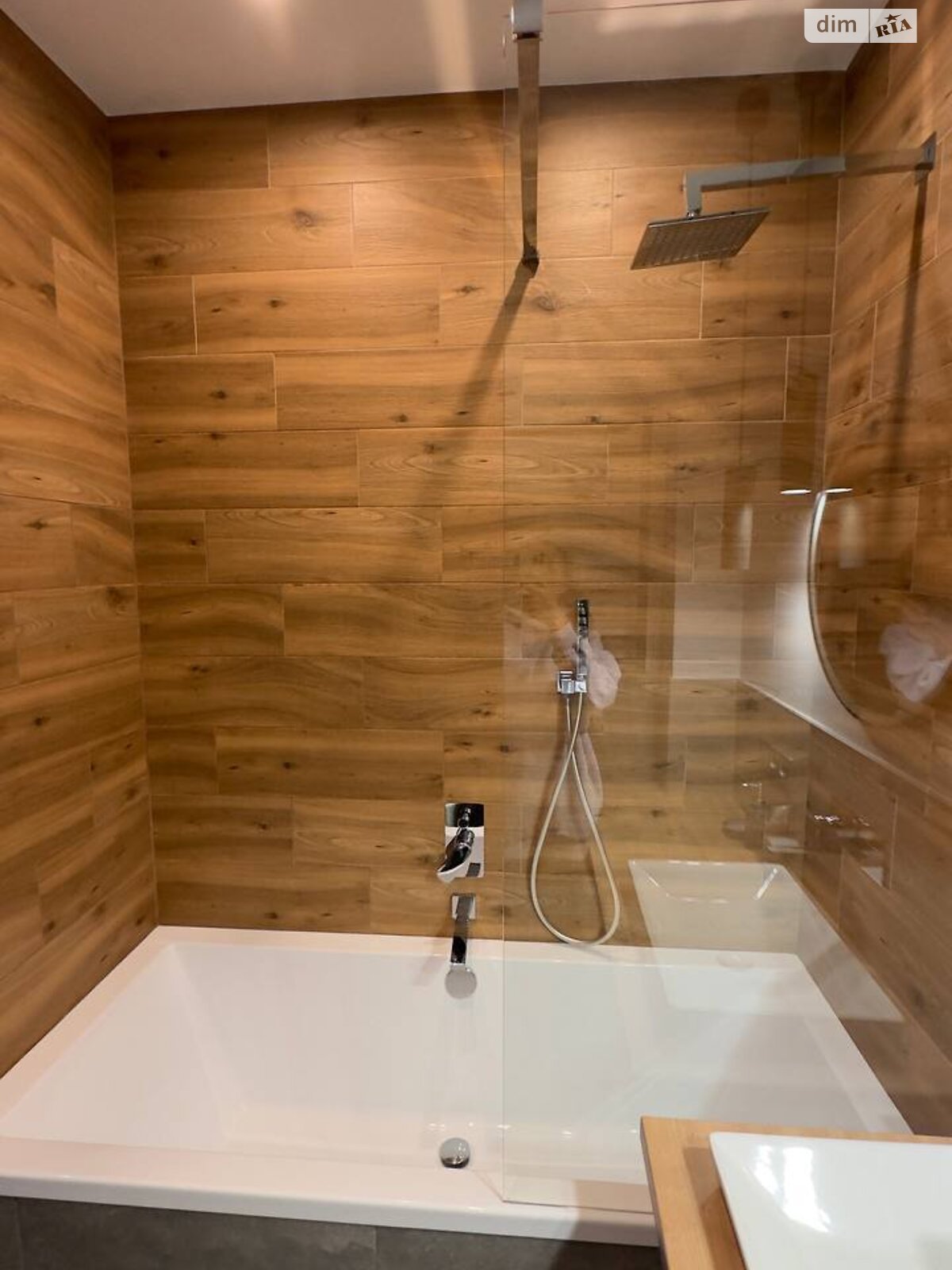 однокомнатная квартира с мебелью в Киеве, район Шевченковский, на ул. Салютная 2Б в аренду на долгий срок помесячно фото 1 однокомнатная квартира с мебелью в Киеве, район Шевченковский, на ул. Салютная 2Б в аренду на долгий срок помесячно фото 1