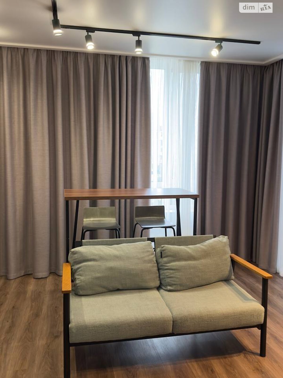 однокомнатная квартира с мебелью в Киеве, район Шевченковский, на ул. Салютная 2Б в аренду на долгий срок помесячно фото 1 однокомнатная квартира с мебелью в Киеве, район Шевченковский, на ул. Салютная 2Б в аренду на долгий срок помесячно фото 1