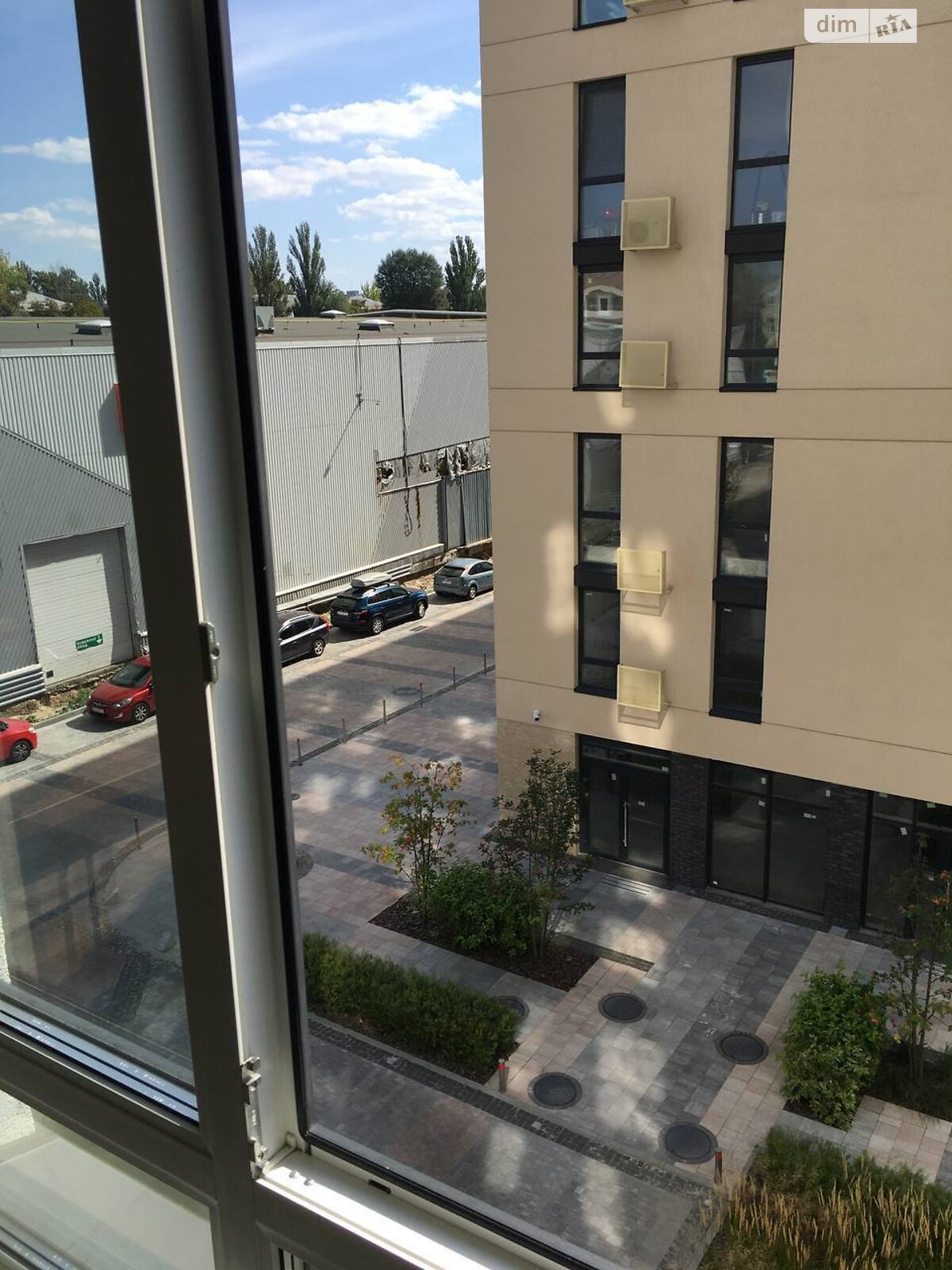 однокомнатная квартира с мебелью в Киеве, район Шевченковский, на ул. Салютная 2Б в аренду на долгий срок помесячно фото 1 однокомнатная квартира с мебелью в Киеве, район Шевченковский, на ул. Салютная 2Б в аренду на долгий срок помесячно фото 1