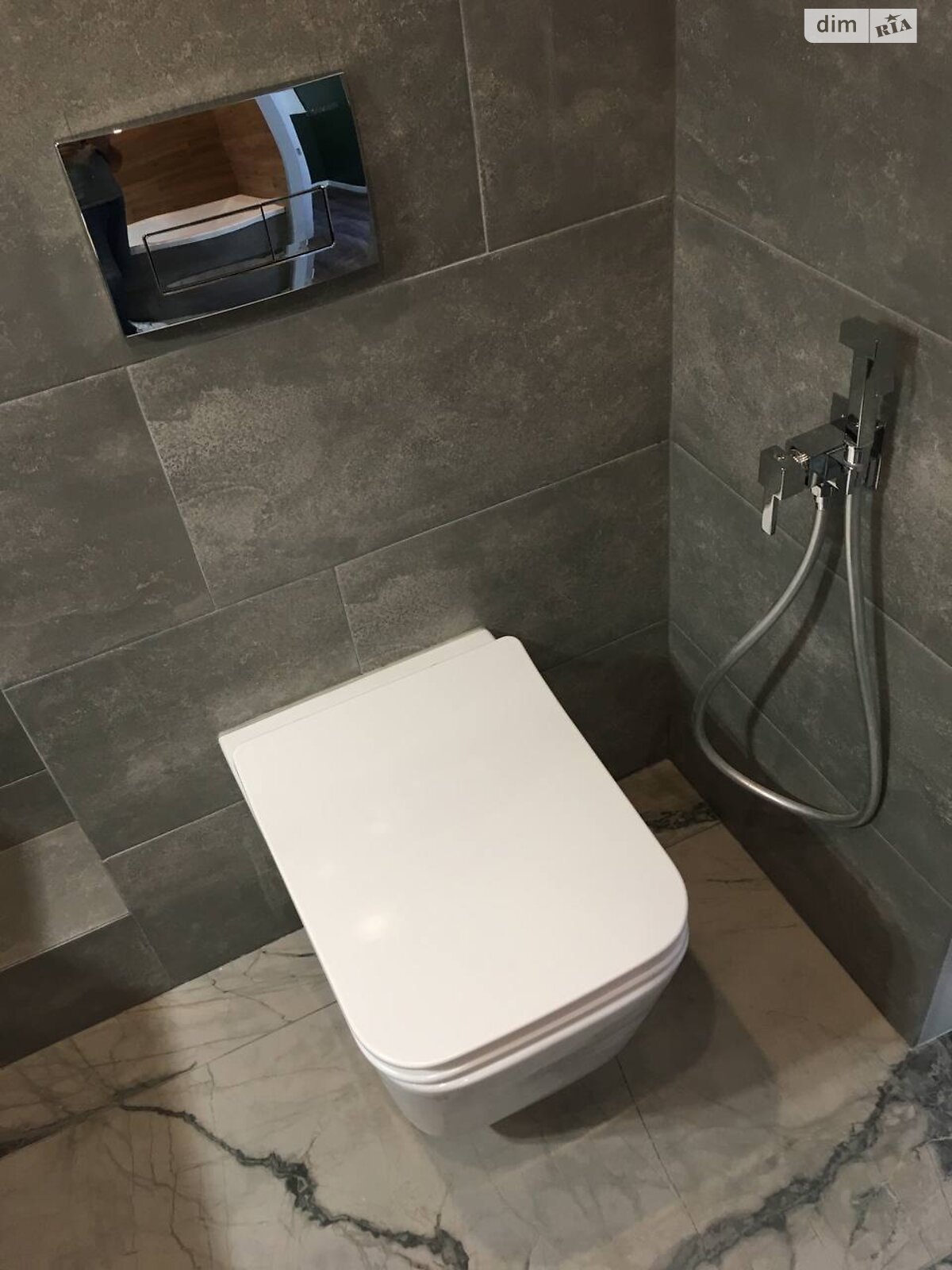 однокомнатная квартира с мебелью в Киеве, район Шевченковский, на ул. Салютная 2Б в аренду на долгий срок помесячно фото 1 однокомнатная квартира с мебелью в Киеве, район Шевченковский, на ул. Салютная 2Б в аренду на долгий срок помесячно фото 1