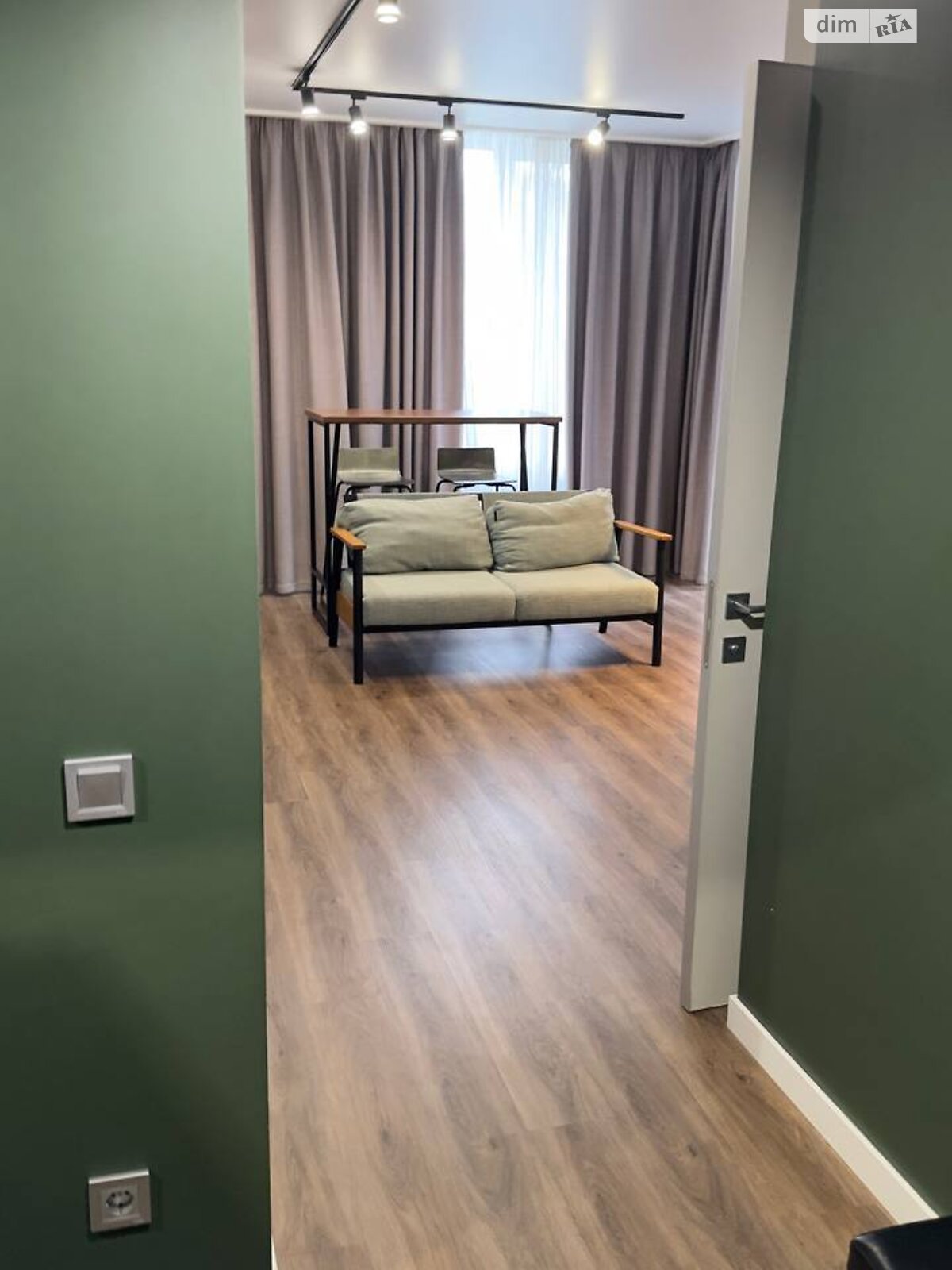 однокомнатная квартира с мебелью в Киеве, район Шевченковский, на ул. Салютная 2Б в аренду на долгий срок помесячно фото 1 однокомнатная квартира с мебелью в Киеве, район Шевченковский, на ул. Салютная 2Б в аренду на долгий срок помесячно фото 1