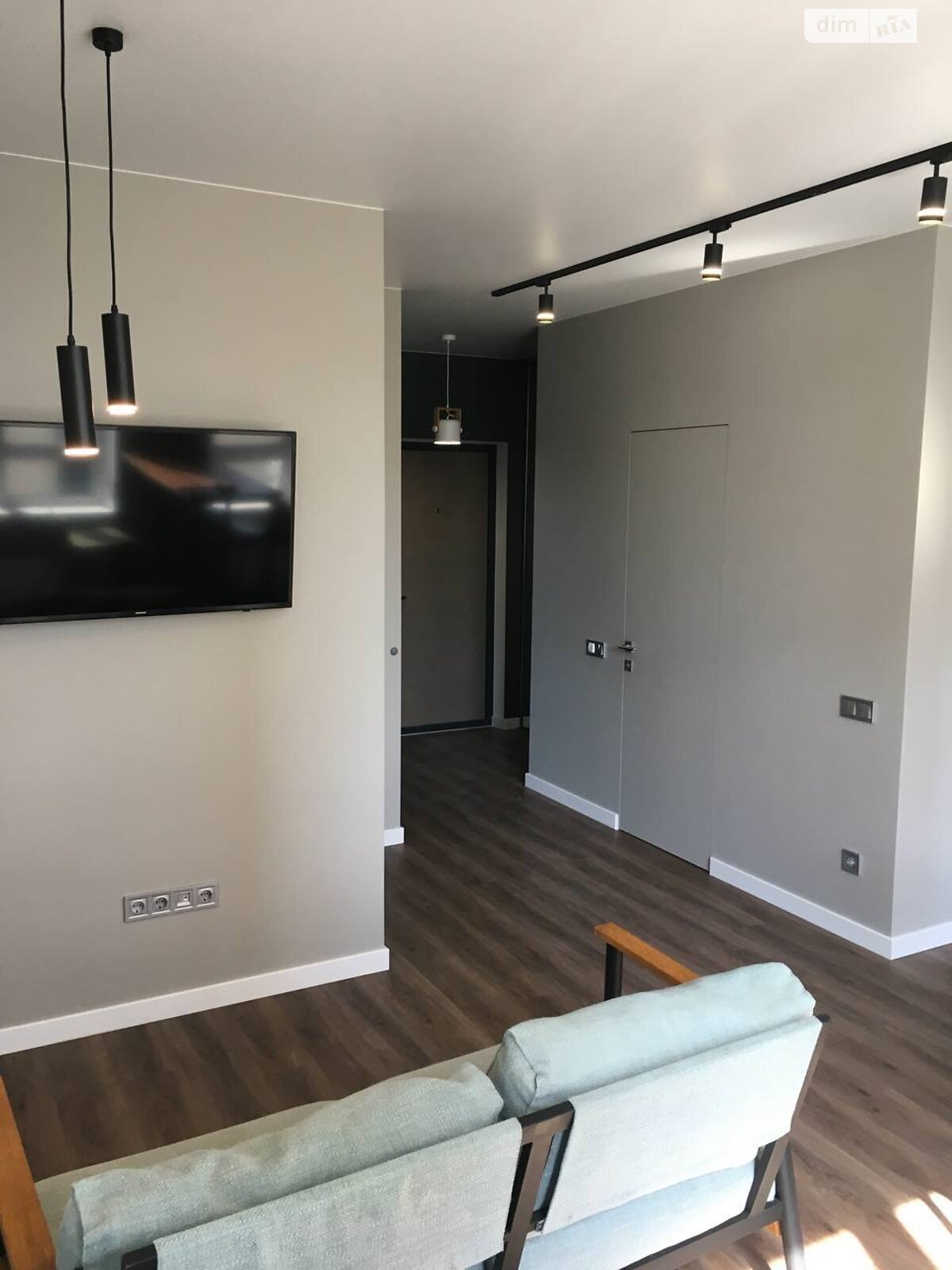 однокомнатная квартира с мебелью в Киеве, район Шевченковский, на ул. Салютная 2Б в аренду на долгий срок помесячно фото 1 однокомнатная квартира с мебелью в Киеве, район Шевченковский, на ул. Салютная 2Б в аренду на долгий срок помесячно фото 1