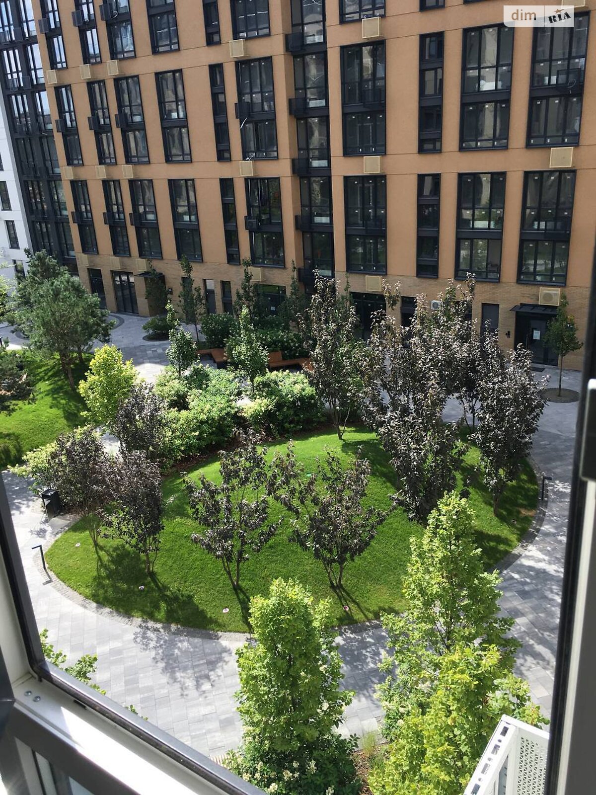 однокомнатная квартира с мебелью в Киеве, район Шевченковский, на ул. Салютная 2Б в аренду на долгий срок помесячно фото 1 однокомнатная квартира с мебелью в Киеве, район Шевченковский, на ул. Салютная 2Б в аренду на долгий срок помесячно фото 1