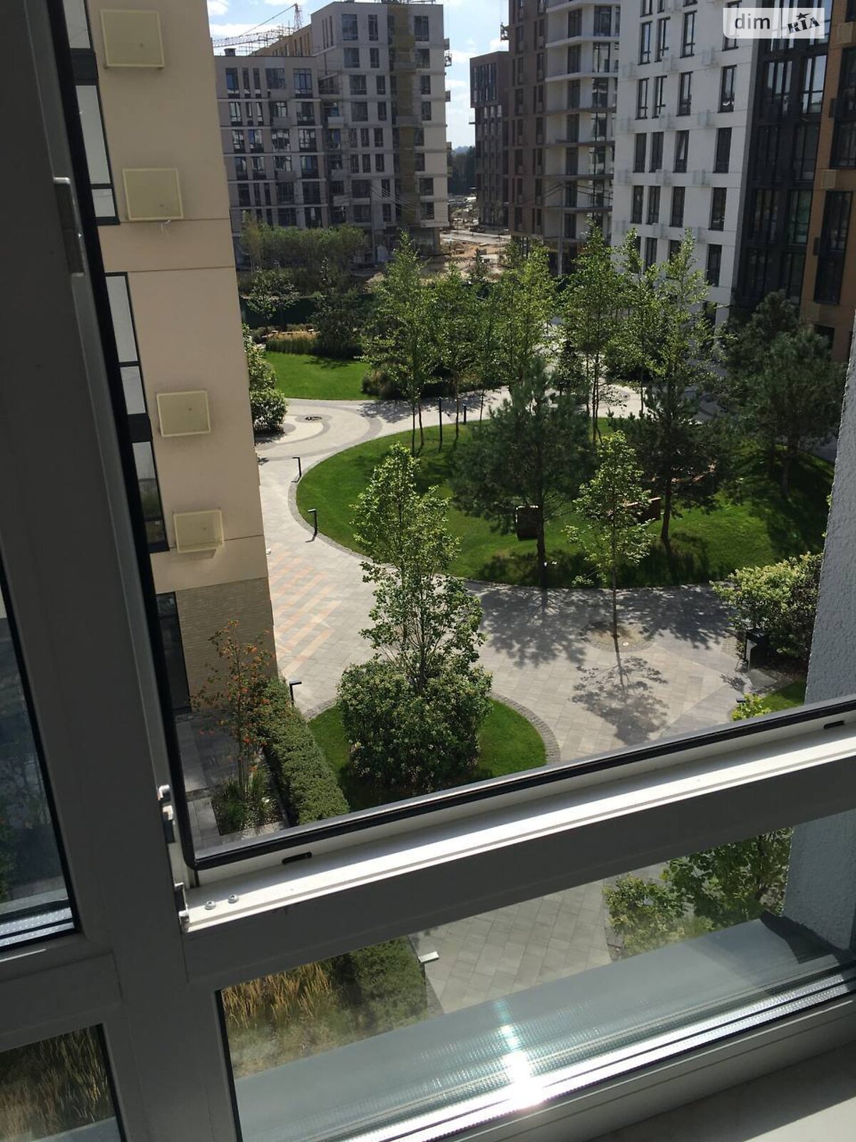 однокомнатная квартира с мебелью в Киеве, район Шевченковский, на ул. Салютная 2Б в аренду на долгий срок помесячно фото 1 однокомнатная квартира с мебелью в Киеве, район Шевченковский, на ул. Салютная 2Б в аренду на долгий срок помесячно фото 1