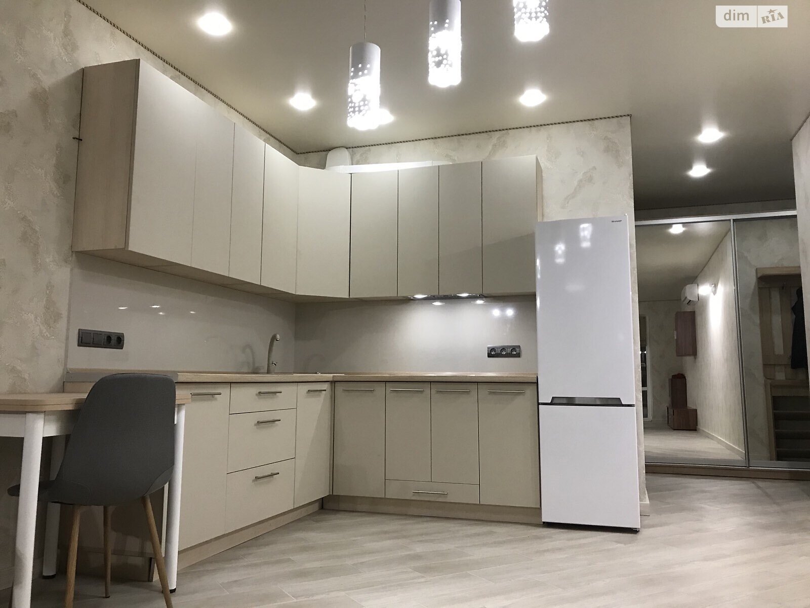 однокомнатная квартира с мебелью в Киеве, район Шевченковский, на ул. Шолуденко 1А в аренду на долгий срок помесячно фото 1