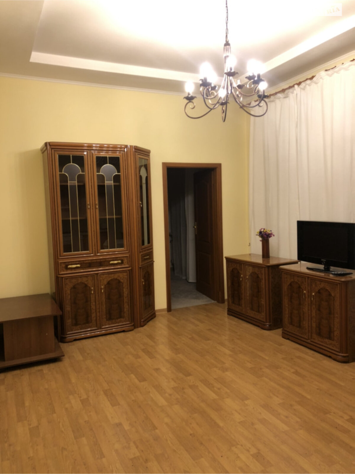 двокімнатна квартира в Києві, район Шевченківський, на вул. Симона Петлюри 12 в довготривалу оренду помісячно фото 1 двокімнатна квартира в Києві, район Шевченківський, на вул. Симона Петлюри 12 в довготривалу оренду помісячно фото 1