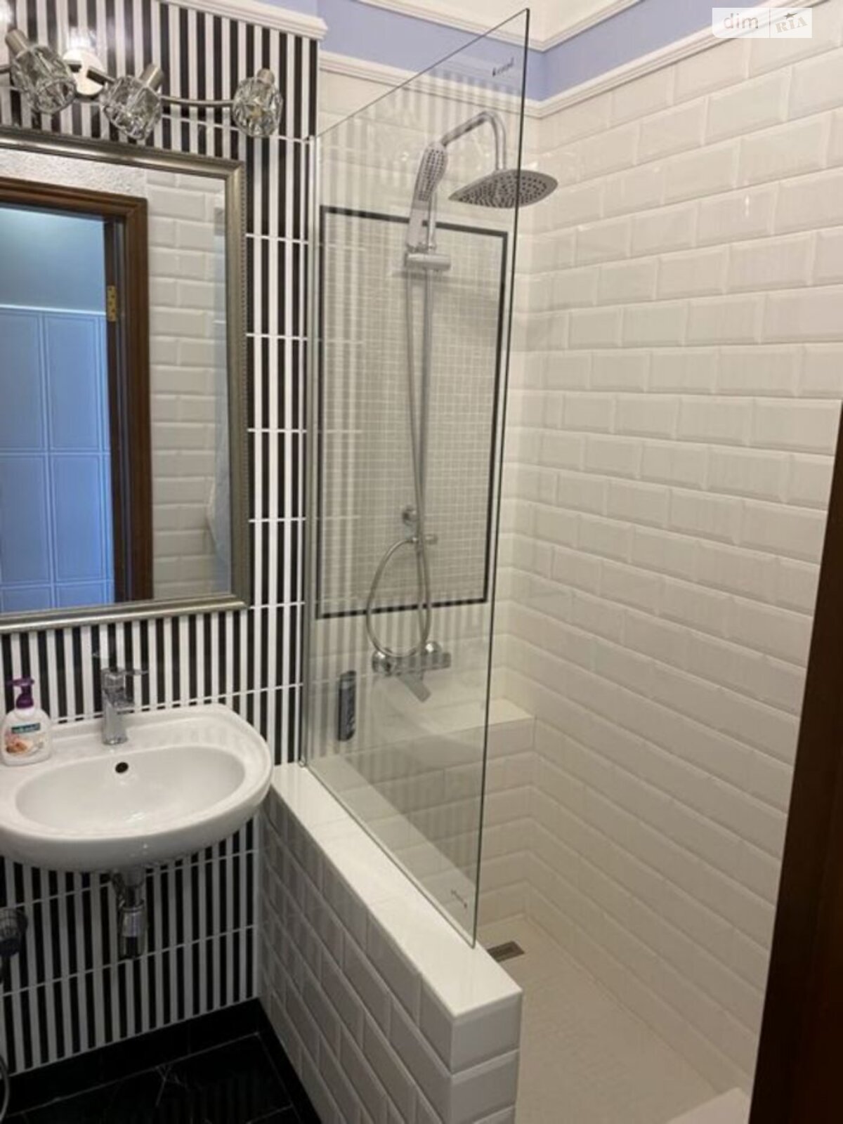 двухкомнатная квартира в Киеве, район Шевченковский, на ул. Симона Петлюры 20 в аренду на долгий срок помесячно фото 1