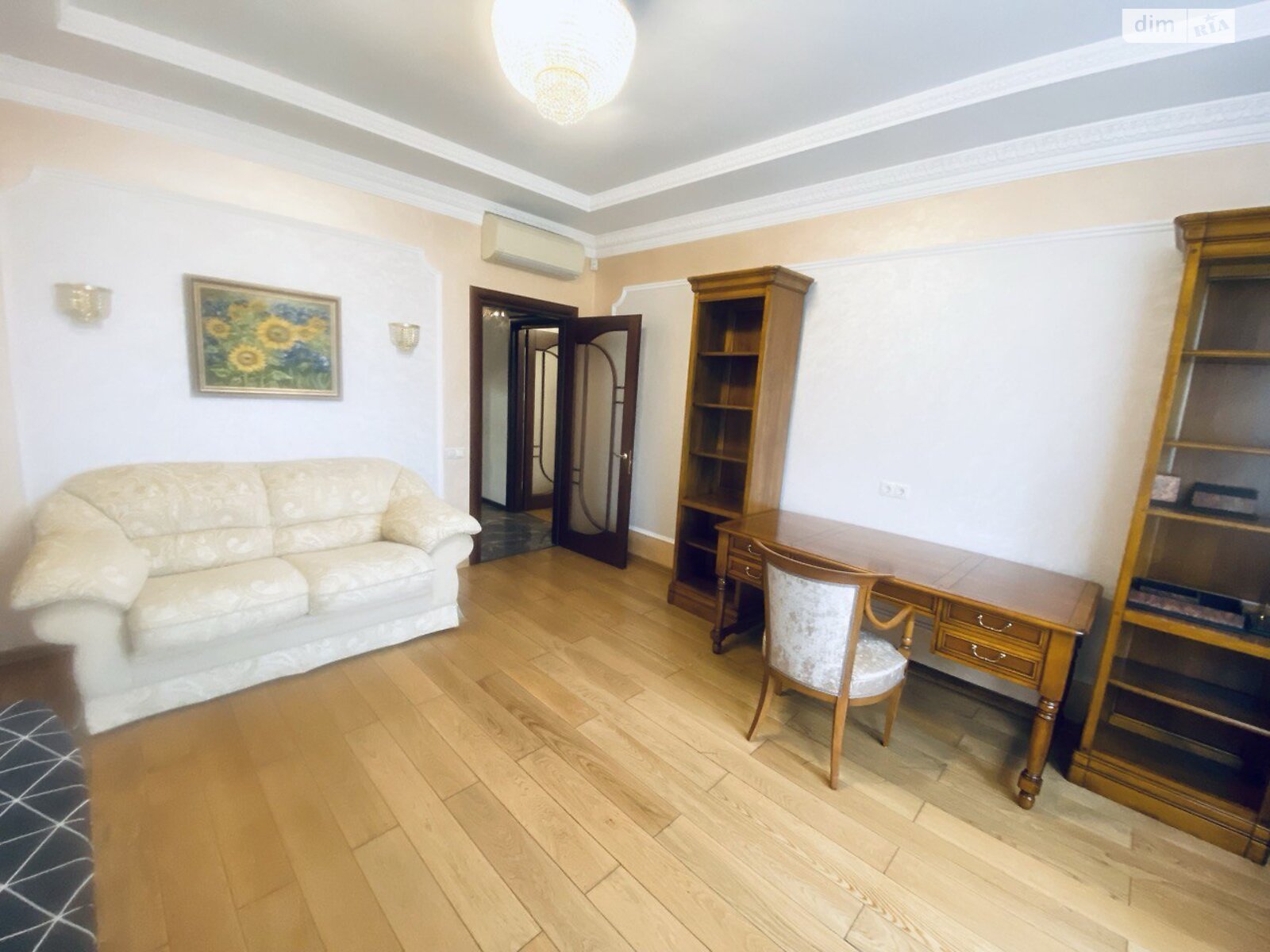 четырехкомнатная квартира в Киеве, район Шевченковский, на бул. Тараса Шевченко 27Б в аренду на долгий срок помесячно фото 1
