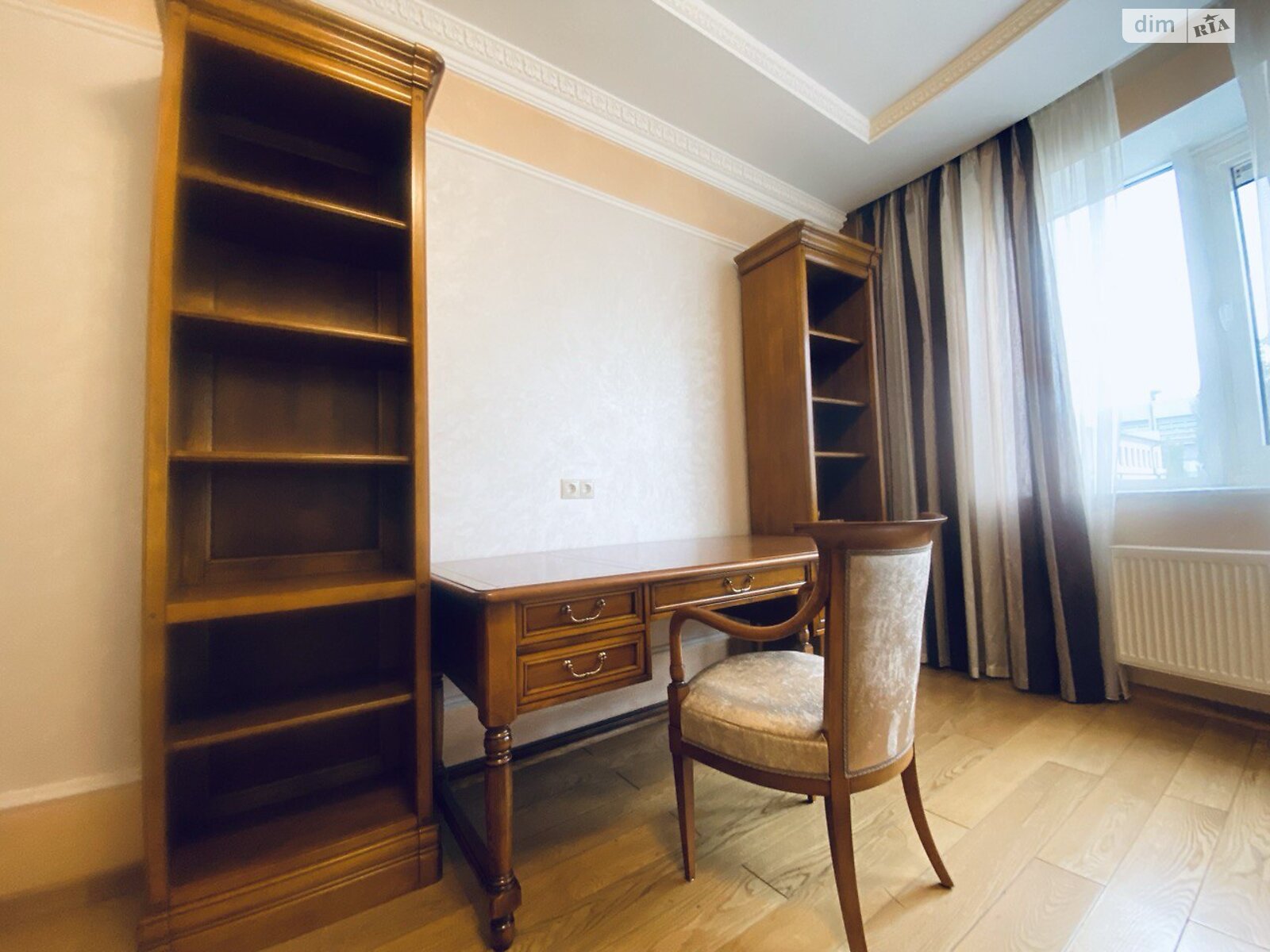 четырехкомнатная квартира в Киеве, район Шевченковский, на бул. Тараса Шевченко 27Б в аренду на долгий срок помесячно фото 1