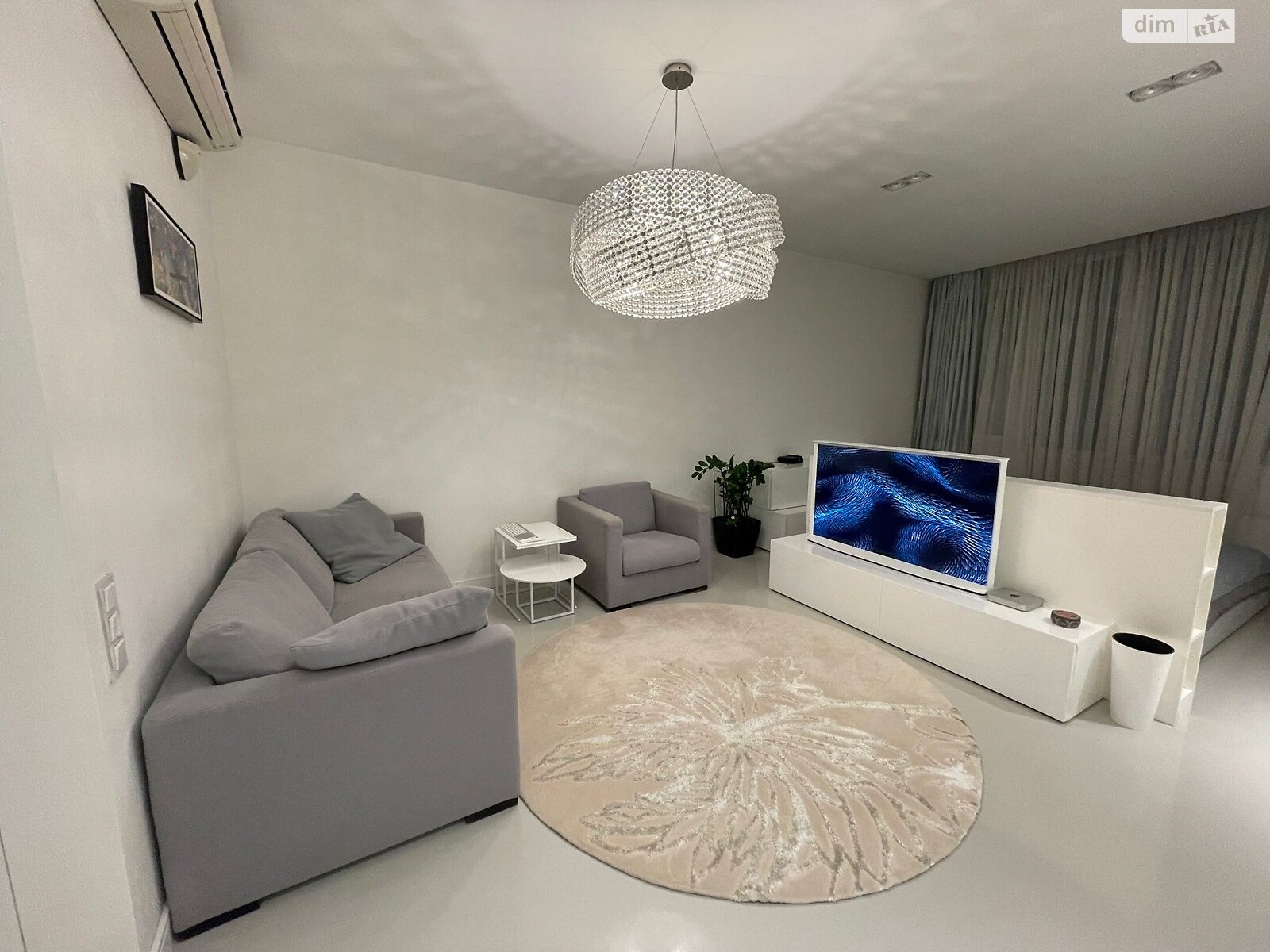 однокомнатная квартира в Киеве, район Шевченковский, на бул. Тараса Шевченко 33Б в аренду на долгий срок помесячно фото 1 однокомнатная квартира в Киеве, район Шевченковский, на бул. Тараса Шевченко 33Б в аренду на долгий срок помесячно фото 1