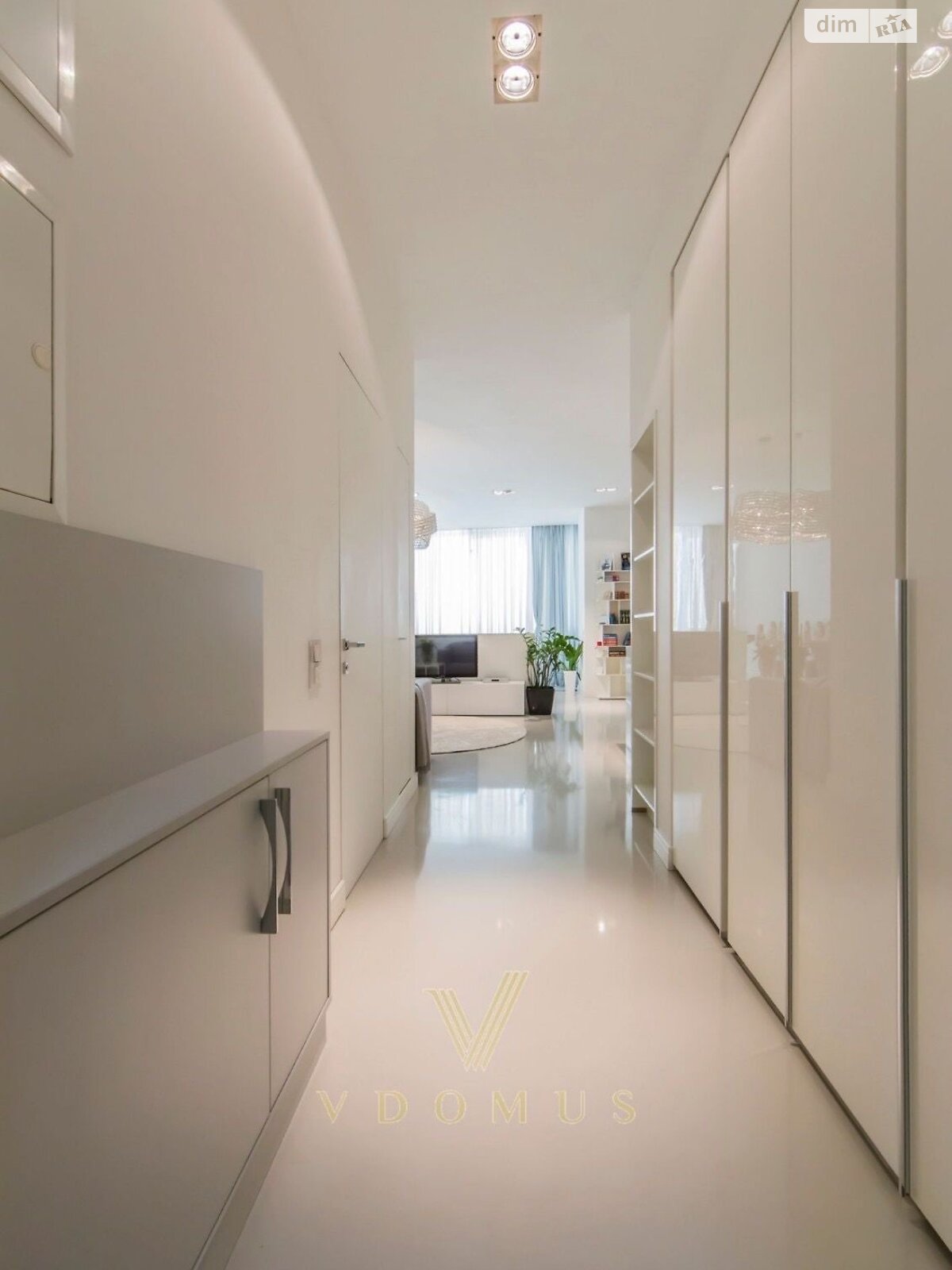 однокомнатная квартира в Киеве, район Шевченковский, на бул. Тараса Шевченко 33Б в аренду на долгий срок помесячно фото 1 однокомнатная квартира в Киеве, район Шевченковский, на бул. Тараса Шевченко 33Б в аренду на долгий срок помесячно фото 1