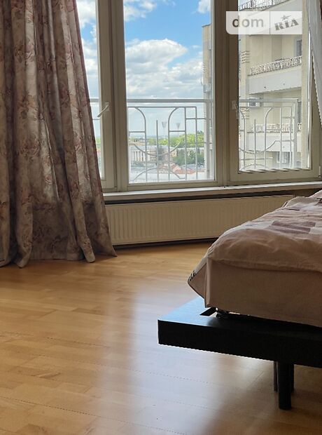 трехкомнатная квартира с мебелью в Киеве, район Шевченковский, на ул. Владимирская 49а в аренду на долгий срок помесячно фото 1 трехкомнатная квартира с мебелью в Киеве, район Шевченковский, на ул. Владимирская 49а в аренду на долгий срок помесячно фото 1