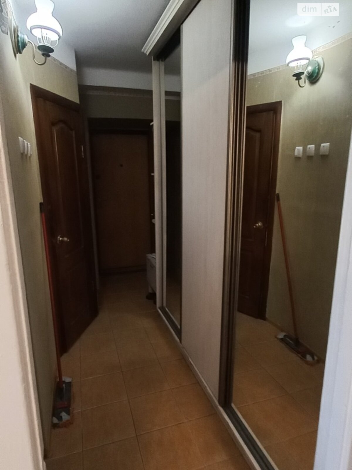 трикімнатна квартира в Києві, район Шевченківський, на просп. Берестейський 70 в довготривалу оренду помісячно фото 1