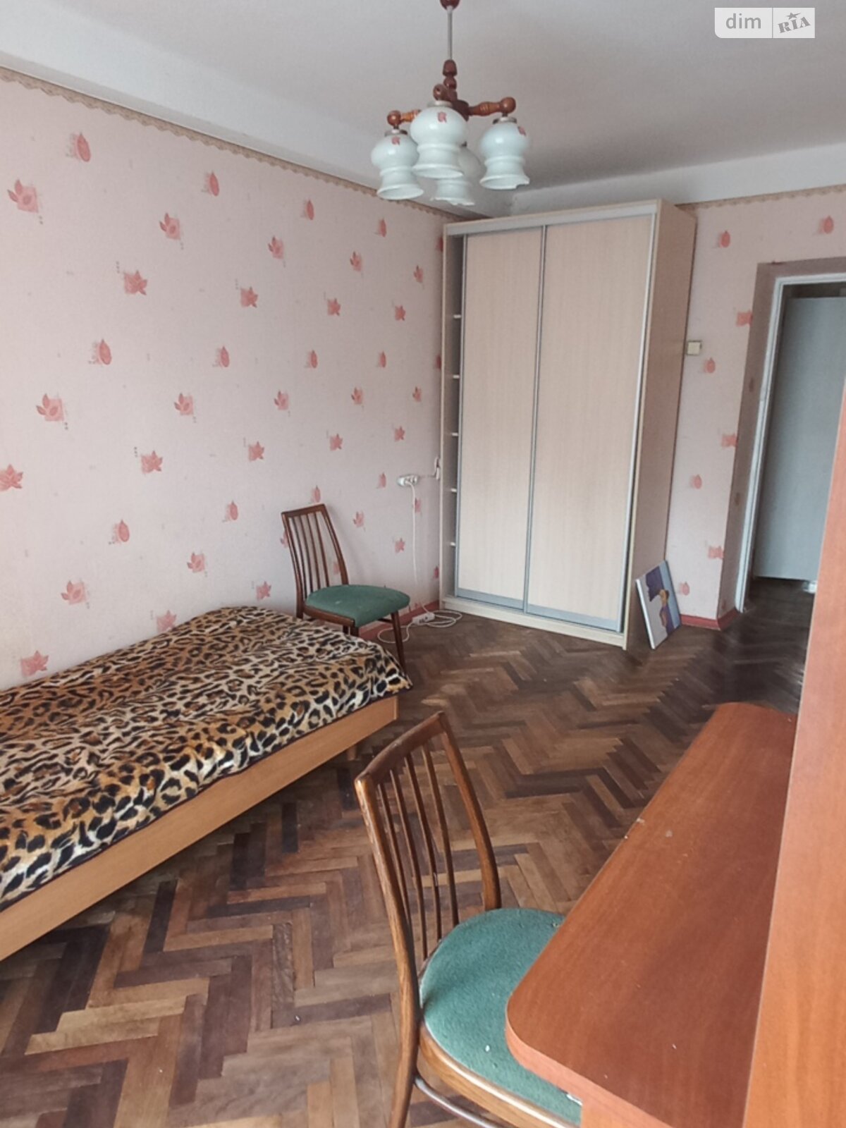 трикімнатна квартира в Києві, район Шевченківський, на просп. Берестейський 70 в довготривалу оренду помісячно фото 1