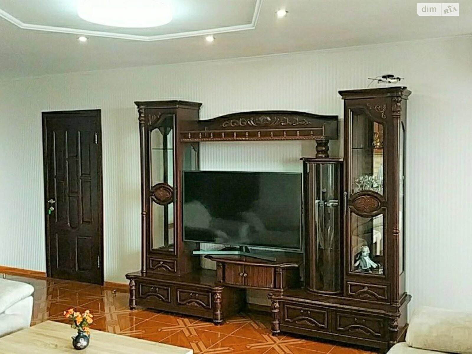 трикімнатна квартира в Києві, район Шулявка, на вул. Гетьмана Вадима 1 в довготривалу оренду помісячно фото 1 трикімнатна квартира в Києві, район Шулявка, на вул. Гетьмана Вадима 1 в довготривалу оренду помісячно фото 1