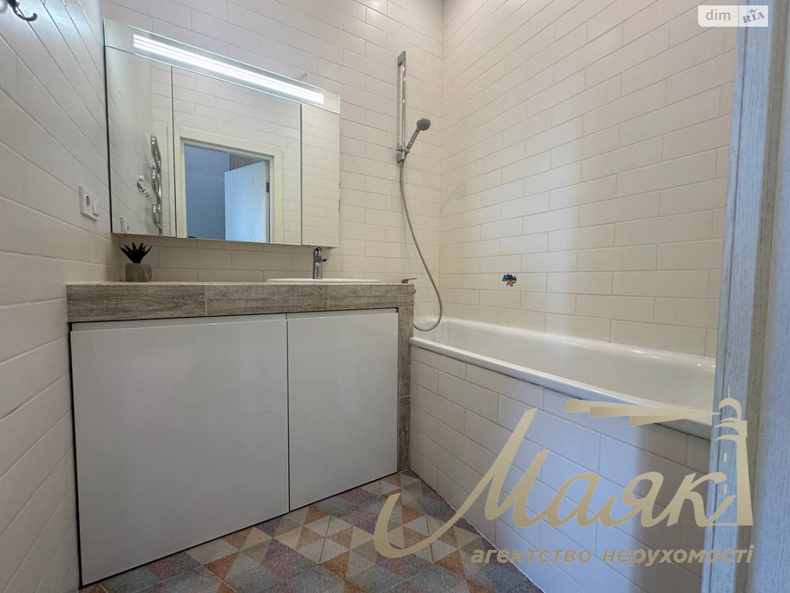 однокімнатна квартира в Києві, район Шулявка, на вул. Кирило-Мефодіївська 2 в довготривалу оренду помісячно фото 1 однокімнатна квартира в Києві, район Шулявка, на вул. Кирило-Мефодіївська 2 в довготривалу оренду помісячно фото 1