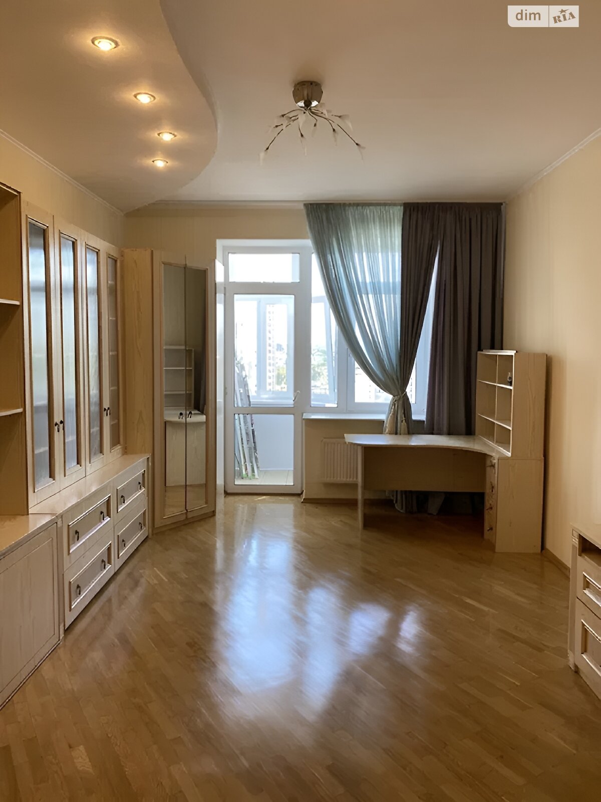 трикімнатна квартира в Києві, район Шулявка, на вул. Провіантська 3 в довготривалу оренду помісячно фото 1 трикімнатна квартира в Києві, район Шулявка, на вул. Провіантська 3 в довготривалу оренду помісячно фото 1