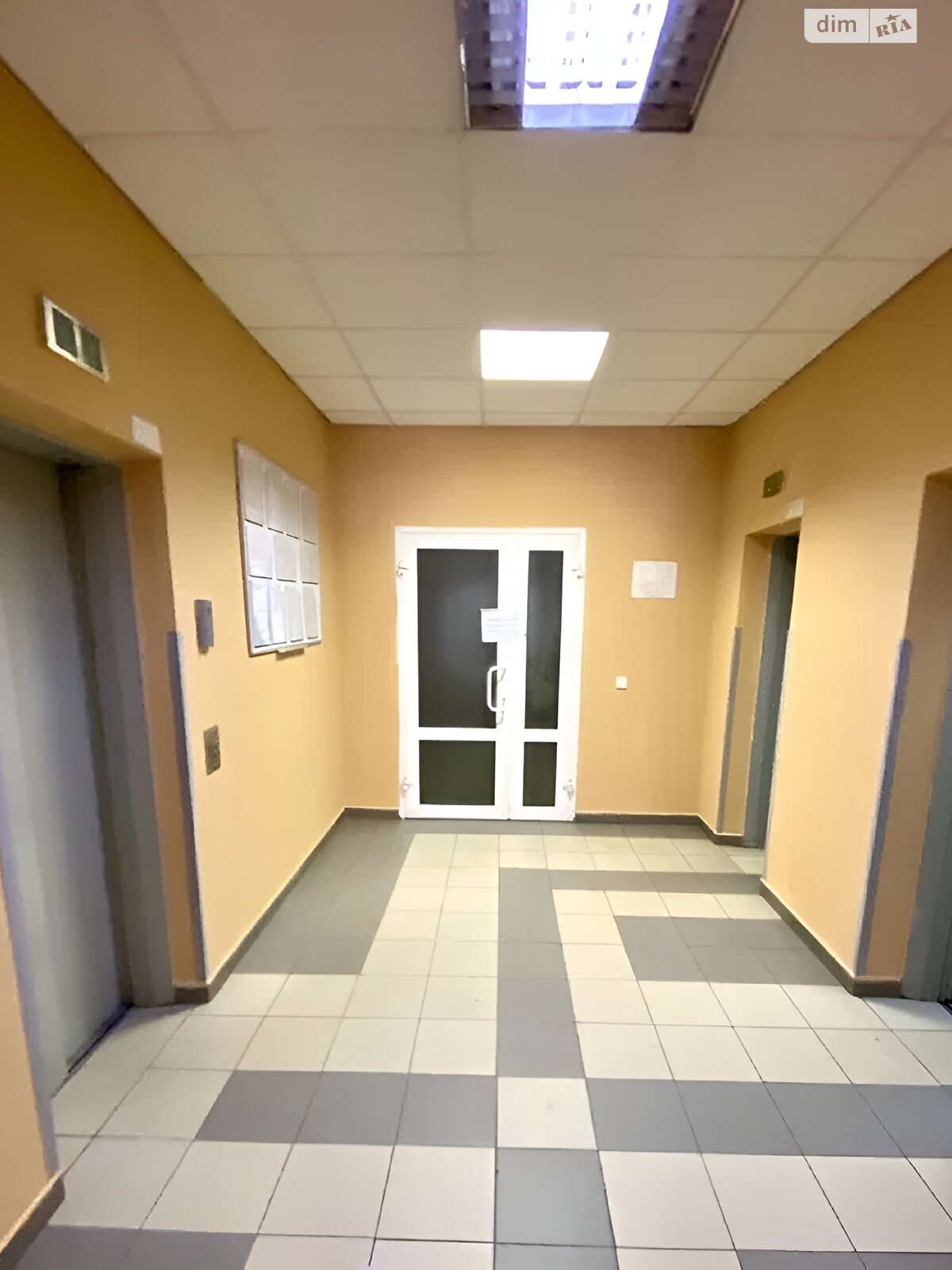 трикімнатна квартира в Києві, район Шулявка, на вул. Провіантська 3 в довготривалу оренду помісячно фото 1 трикімнатна квартира в Києві, район Шулявка, на вул. Провіантська 3 в довготривалу оренду помісячно фото 1