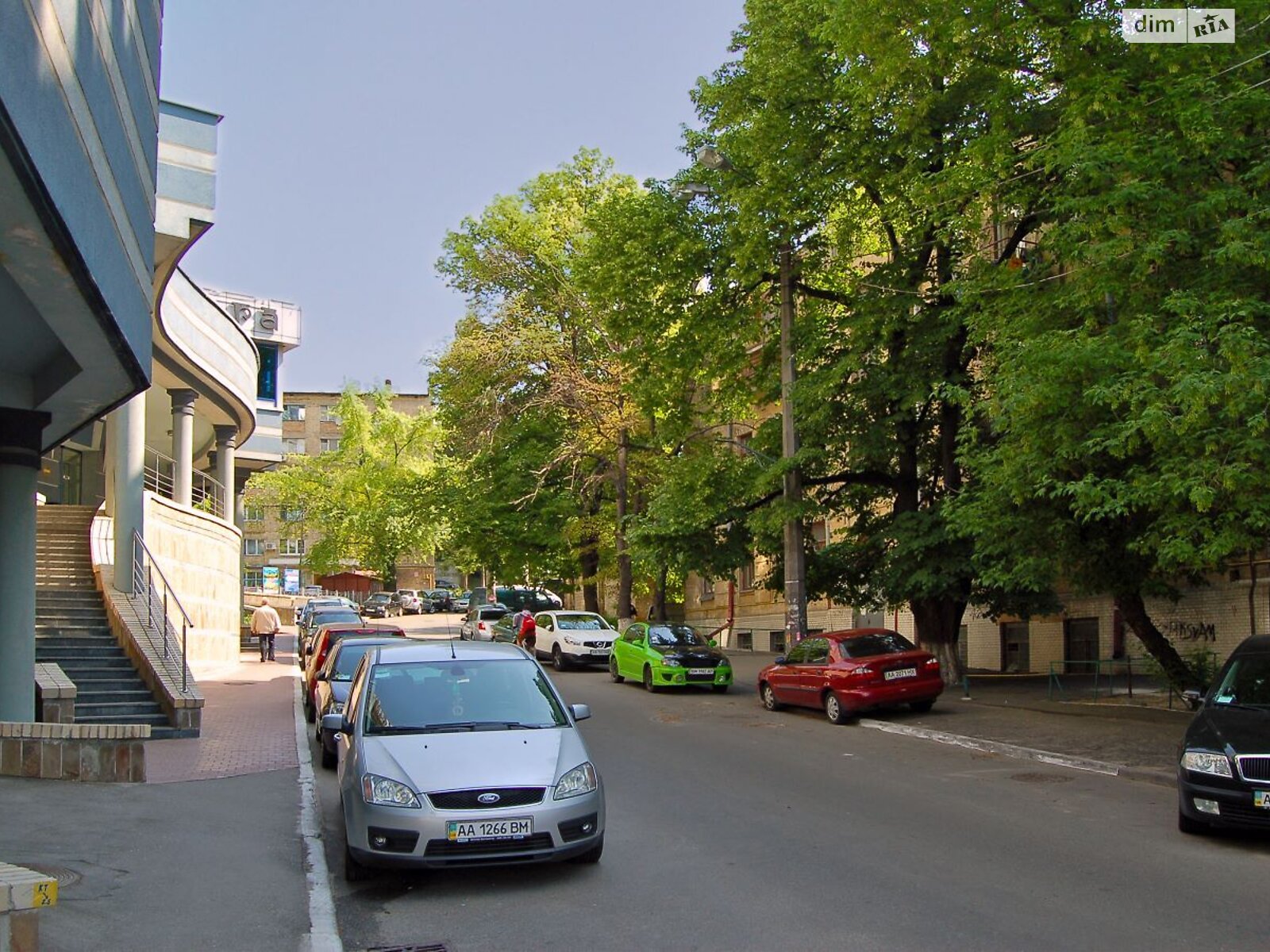 трикімнатна квартира в Києві, район Шулявка, на вул. Провіантська 3 в довготривалу оренду помісячно фото 1 трикімнатна квартира в Києві, район Шулявка, на вул. Провіантська 3 в довготривалу оренду помісячно фото 1