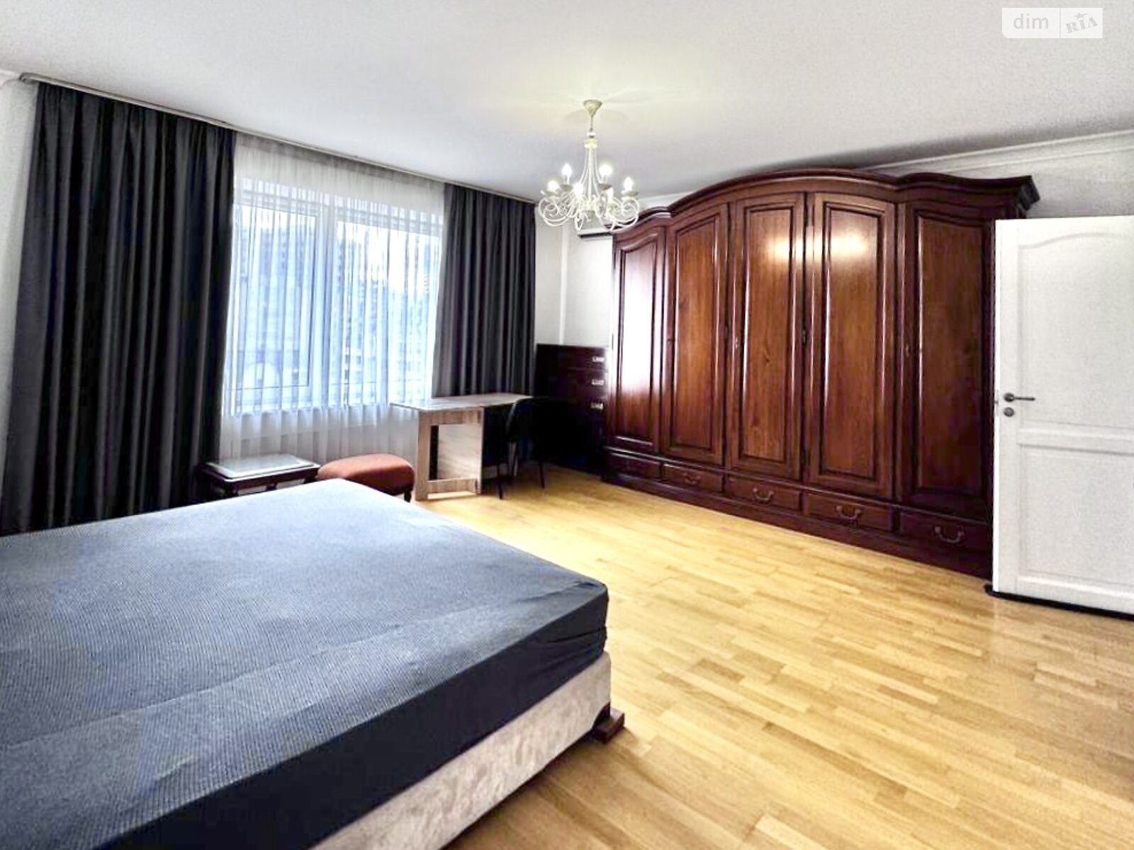 пятикомнатная квартира в Киеве, район Солдатская Слободка, на ул. Александра Конисского 52/58 в аренду на долгий срок помесячно фото 1 пятикомнатная квартира в Киеве, район Солдатская Слободка, на ул. Александра Конисского 52/58 в аренду на долгий срок помесячно фото 1