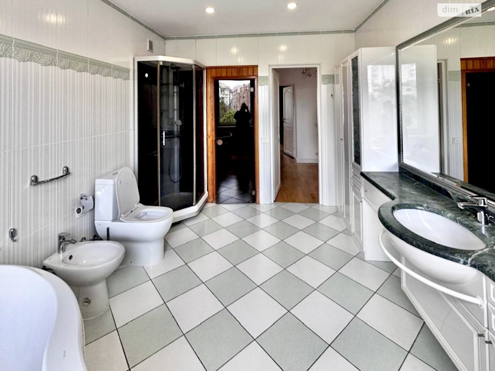 пятикомнатная квартира в Киеве, район Солдатская Слободка, на ул. Александра Конисского 52/58 в аренду на долгий срок помесячно фото 1 пятикомнатная квартира в Киеве, район Солдатская Слободка, на ул. Александра Конисского 52/58 в аренду на долгий срок помесячно фото 1