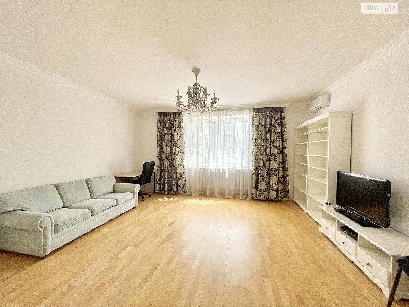 пятикомнатная квартира в Киеве, район Солдатская Слободка, на ул. Александра Конисского 52/58 в аренду на долгий срок помесячно фото 1 пятикомнатная квартира в Киеве, район Солдатская Слободка, на ул. Александра Конисского 52/58 в аренду на долгий срок помесячно фото 1